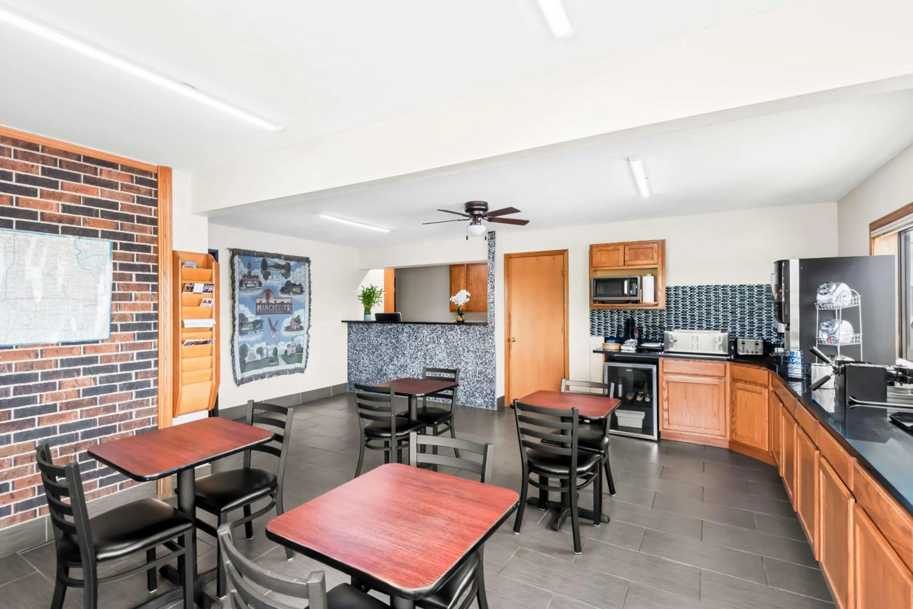 Breakfast in SureStay Hotel by Best Western Manchester