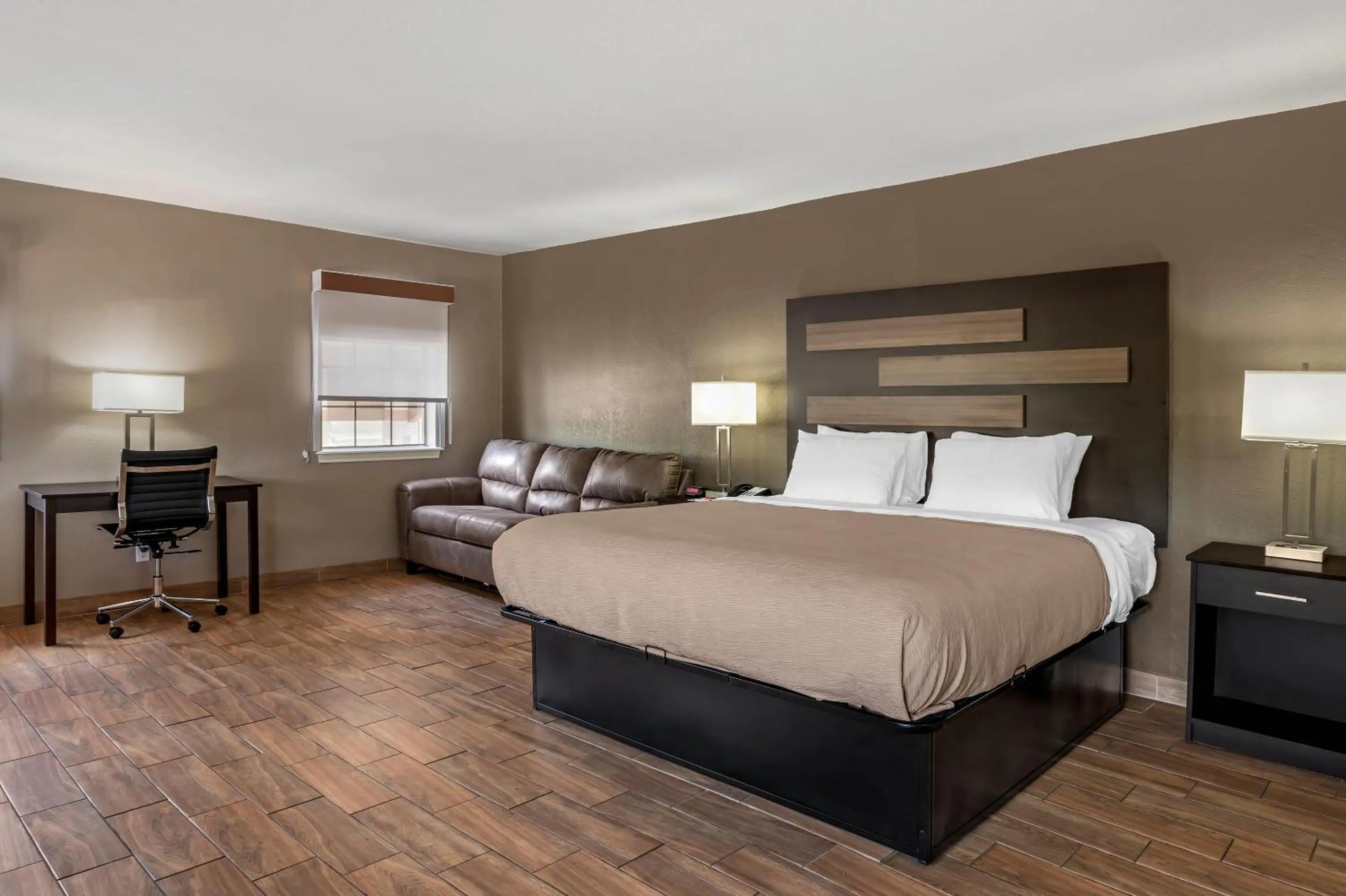 Bedroom, Bed in Quality Inn & Suites New Boston - Texarkana West