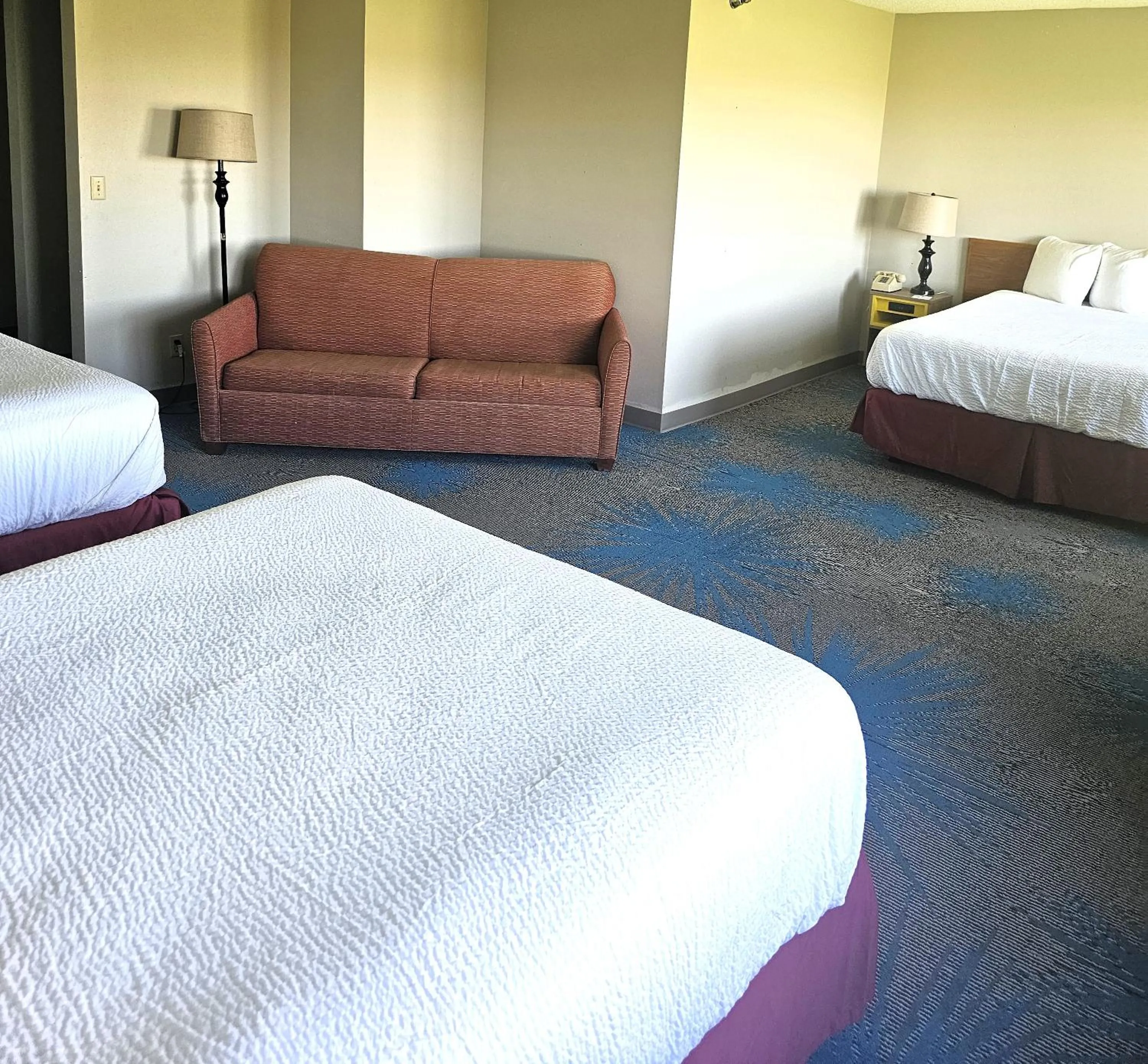 Bed in Days Inn by Wyndham North Sioux City