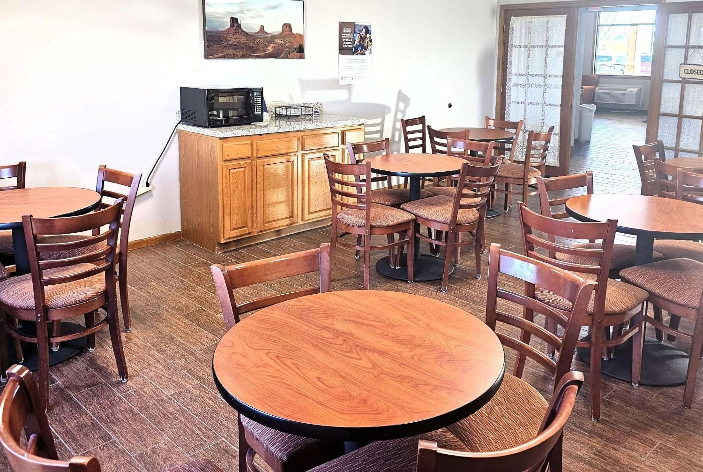 Breakfast in Days Inn by Wyndham North Sioux City