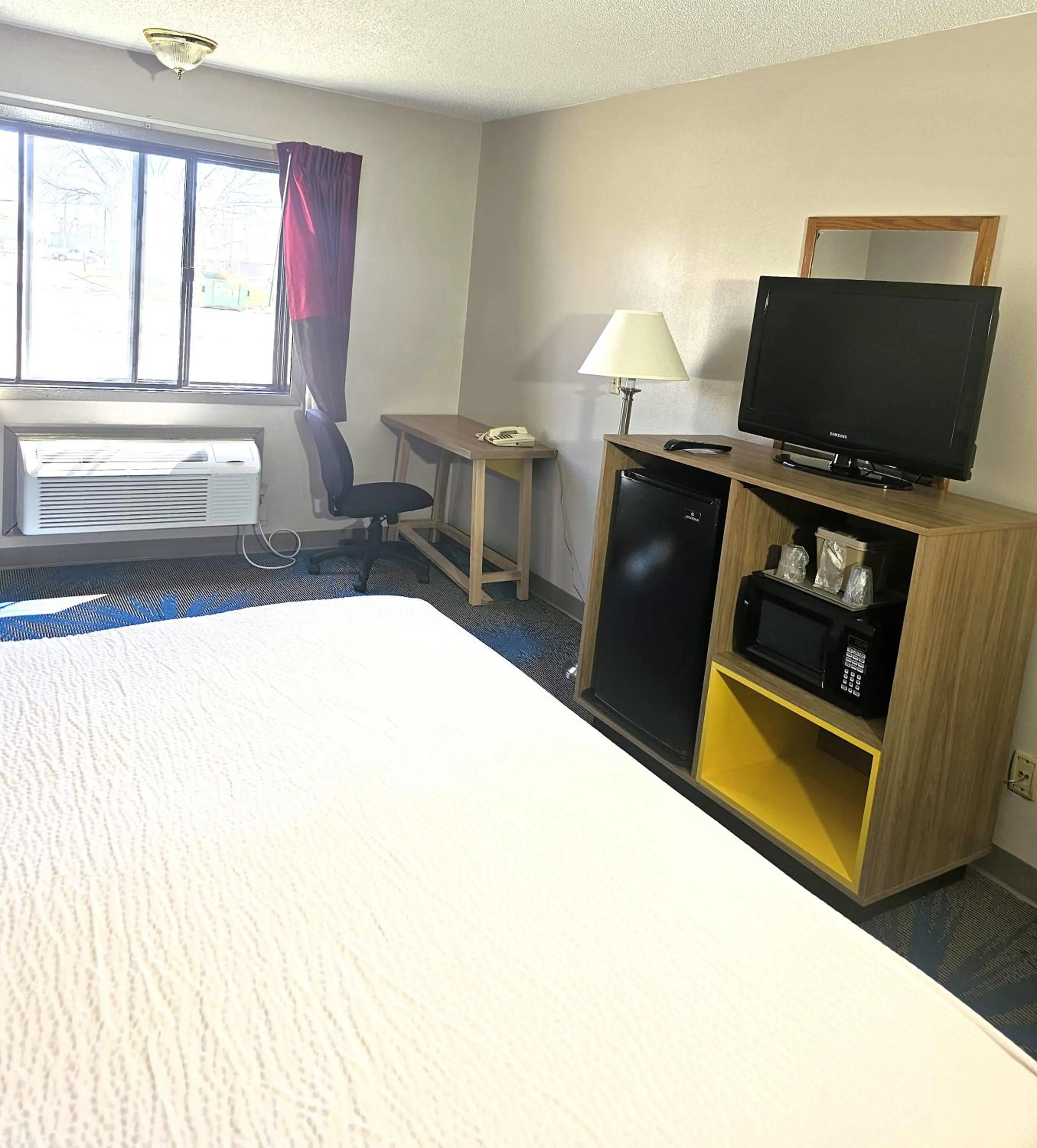 Bed in Days Inn by Wyndham North Sioux City