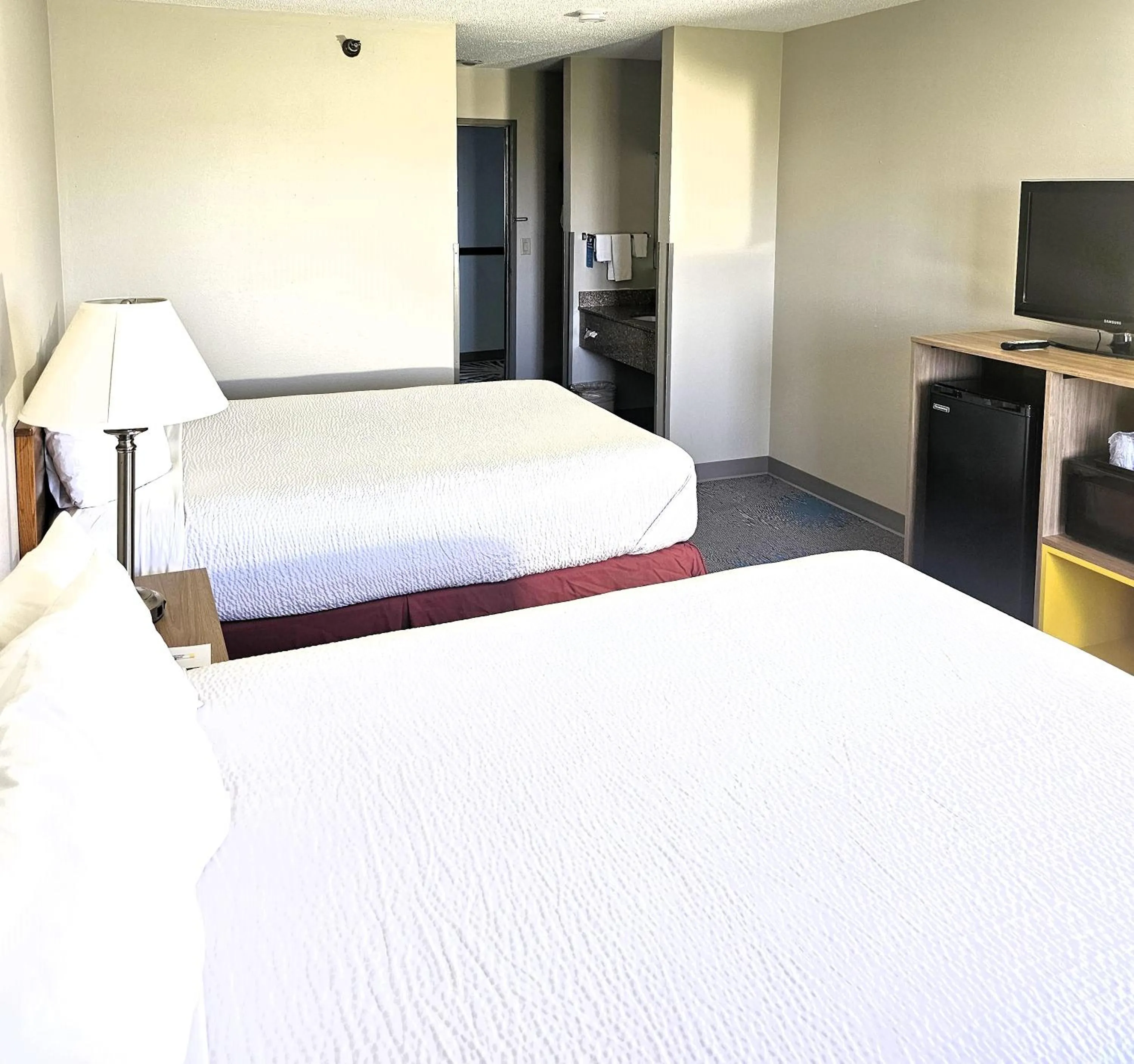 Bed in Days Inn by Wyndham North Sioux City