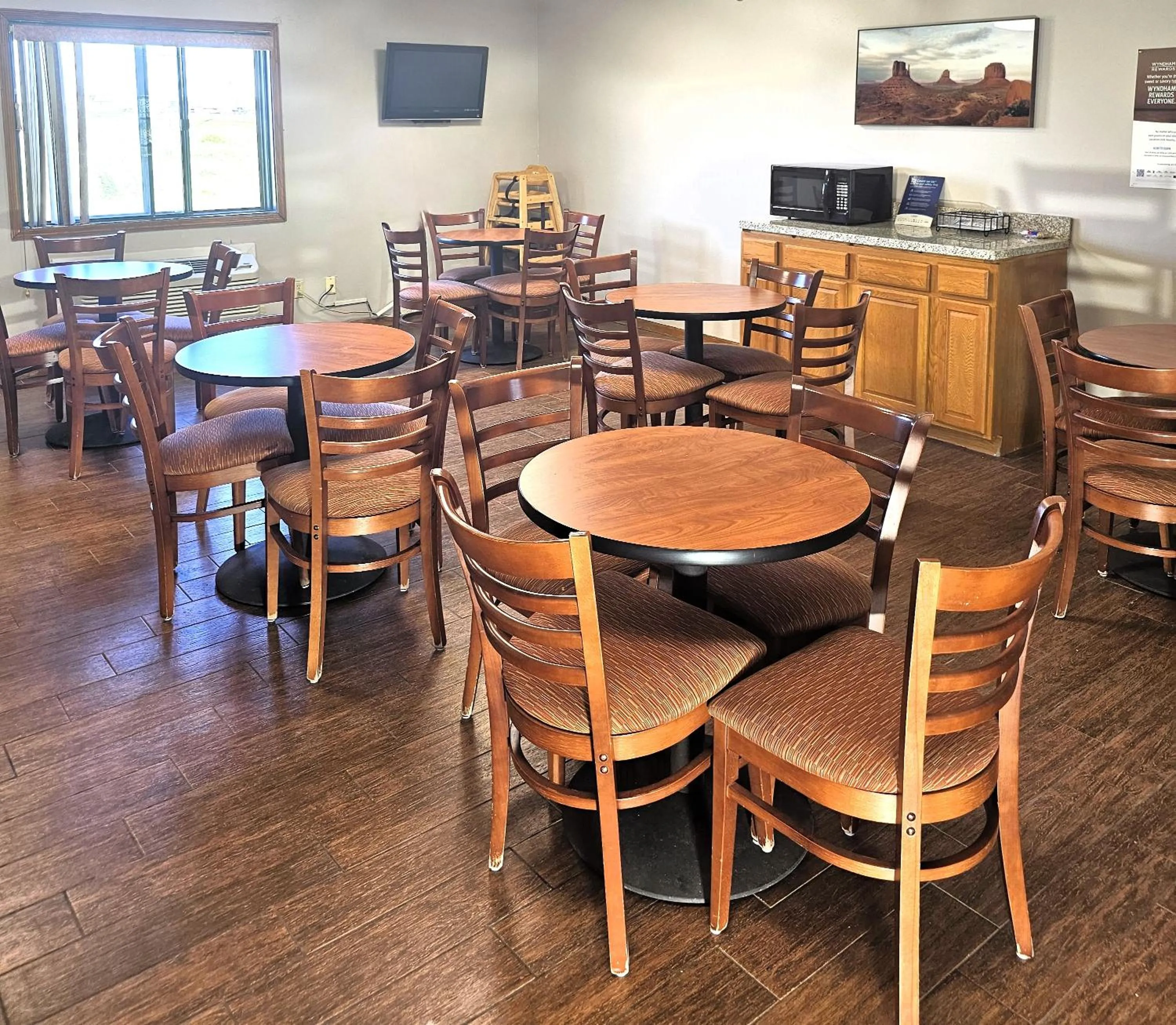 Breakfast in Days Inn by Wyndham North Sioux City