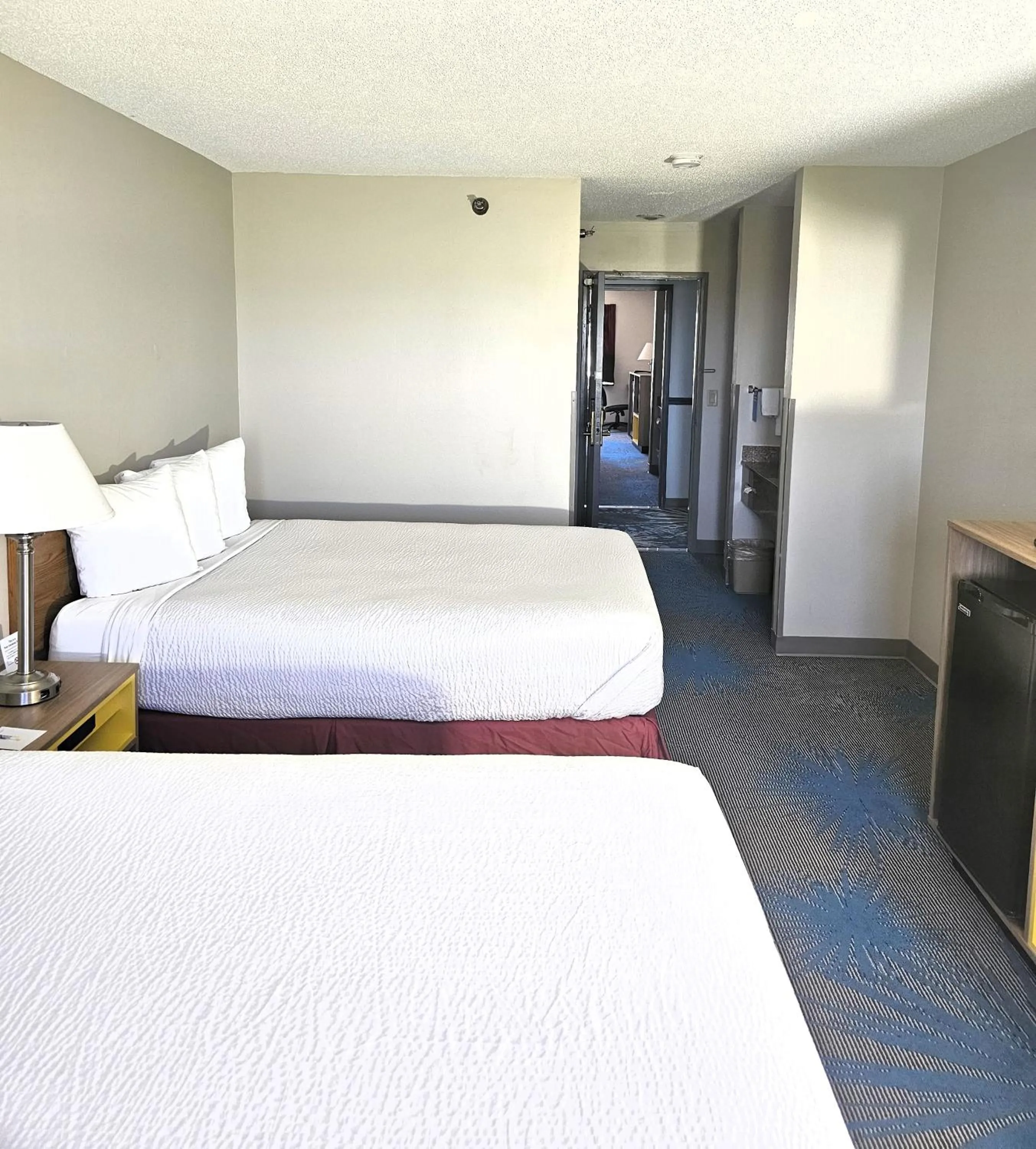 Bed in Days Inn by Wyndham North Sioux City