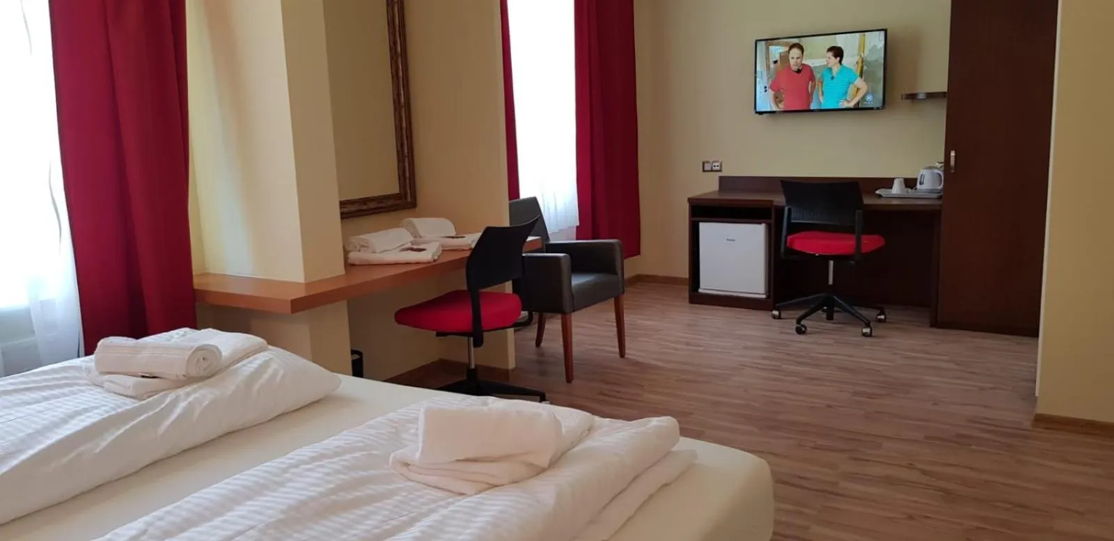 TV and multimedia, Bed in Hotel-Villa Lalee