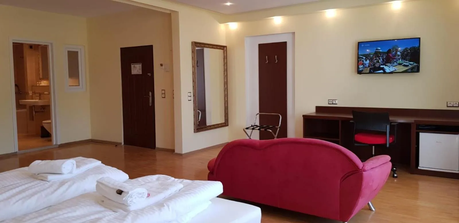 Living room, Bed in Hotel-Villa Lalee