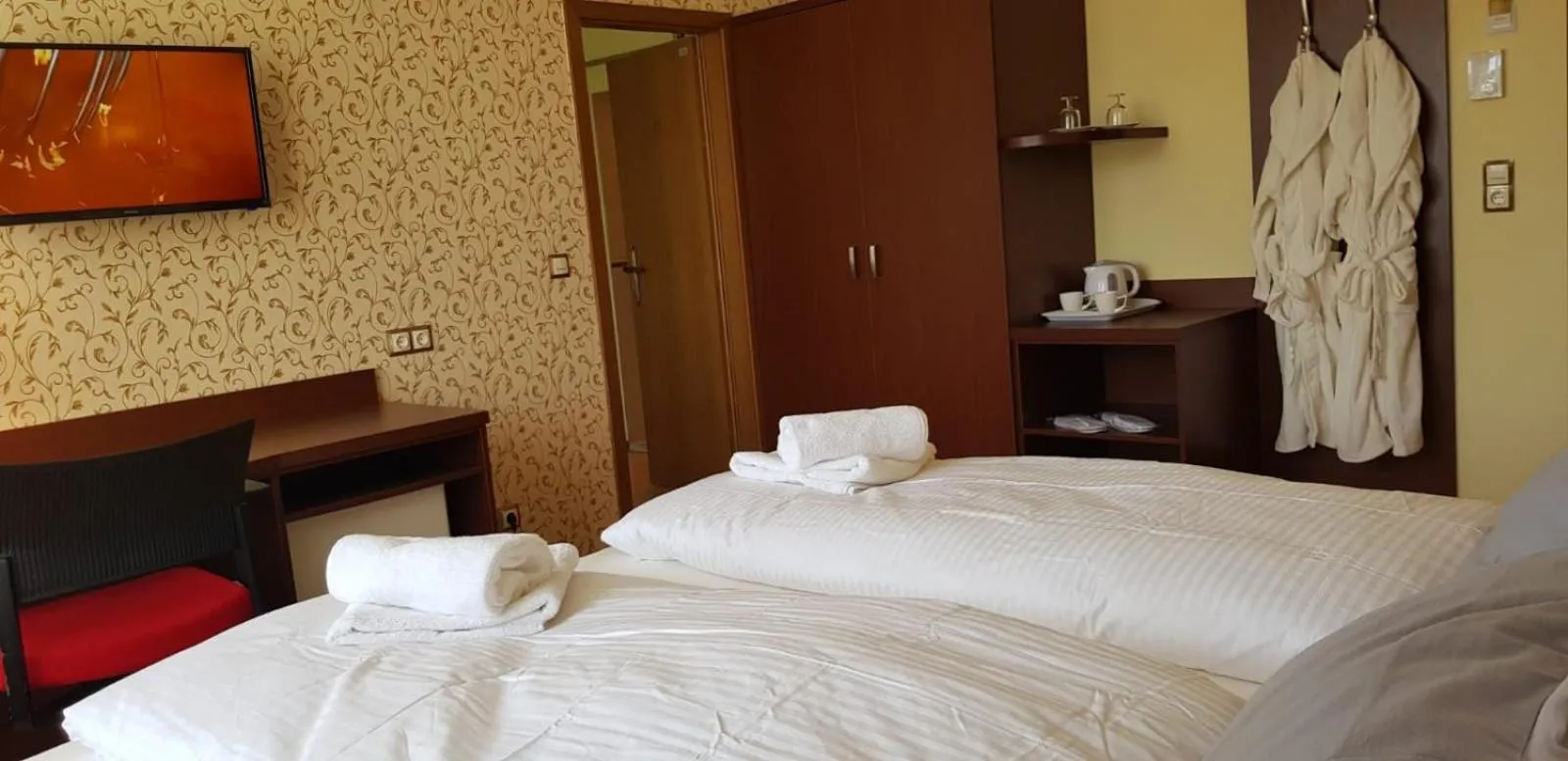 Photo of the whole room, Bed in Hotel-Villa Lalee