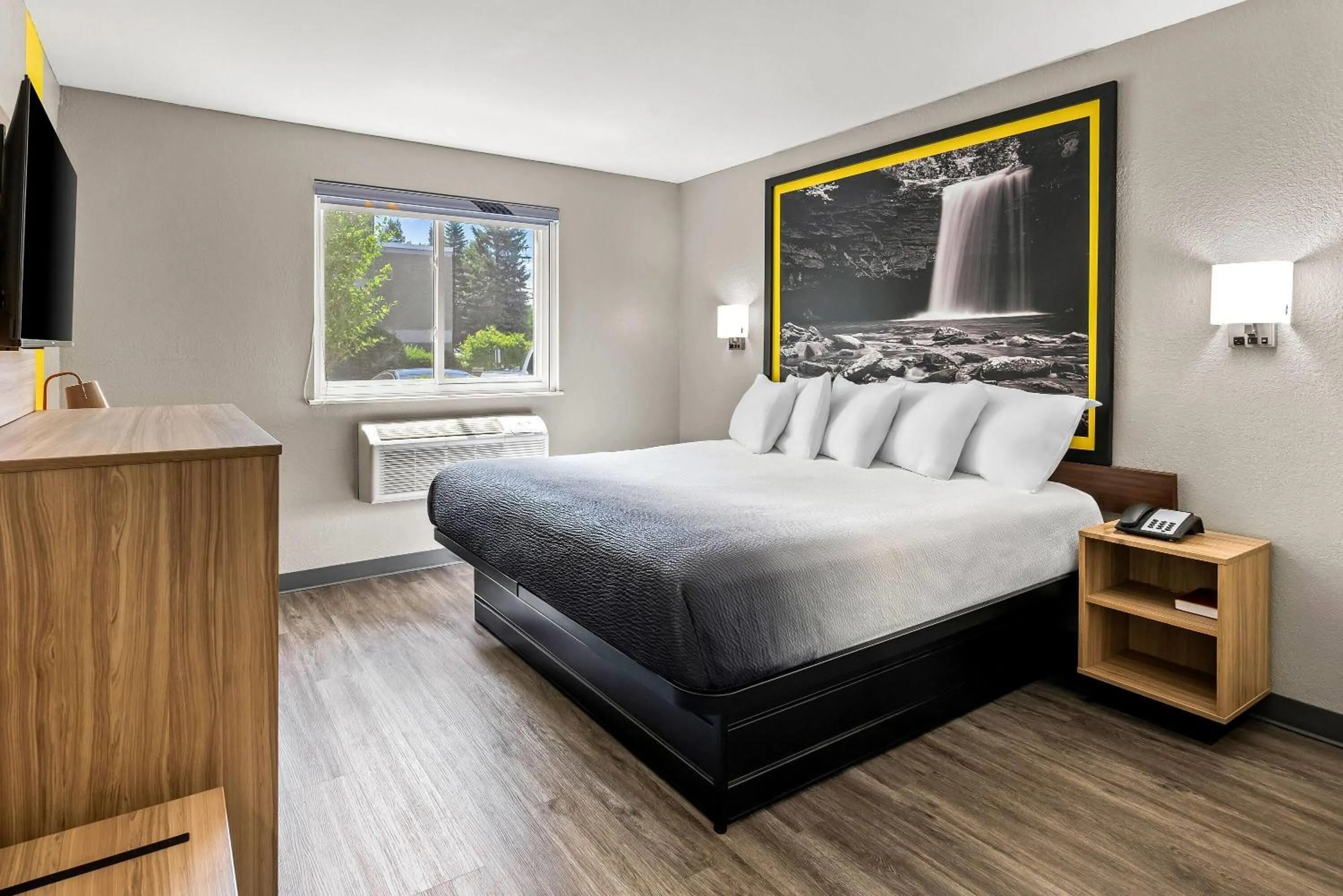 Bed in Super 8 by Wyndham Lewiston Auburn Area