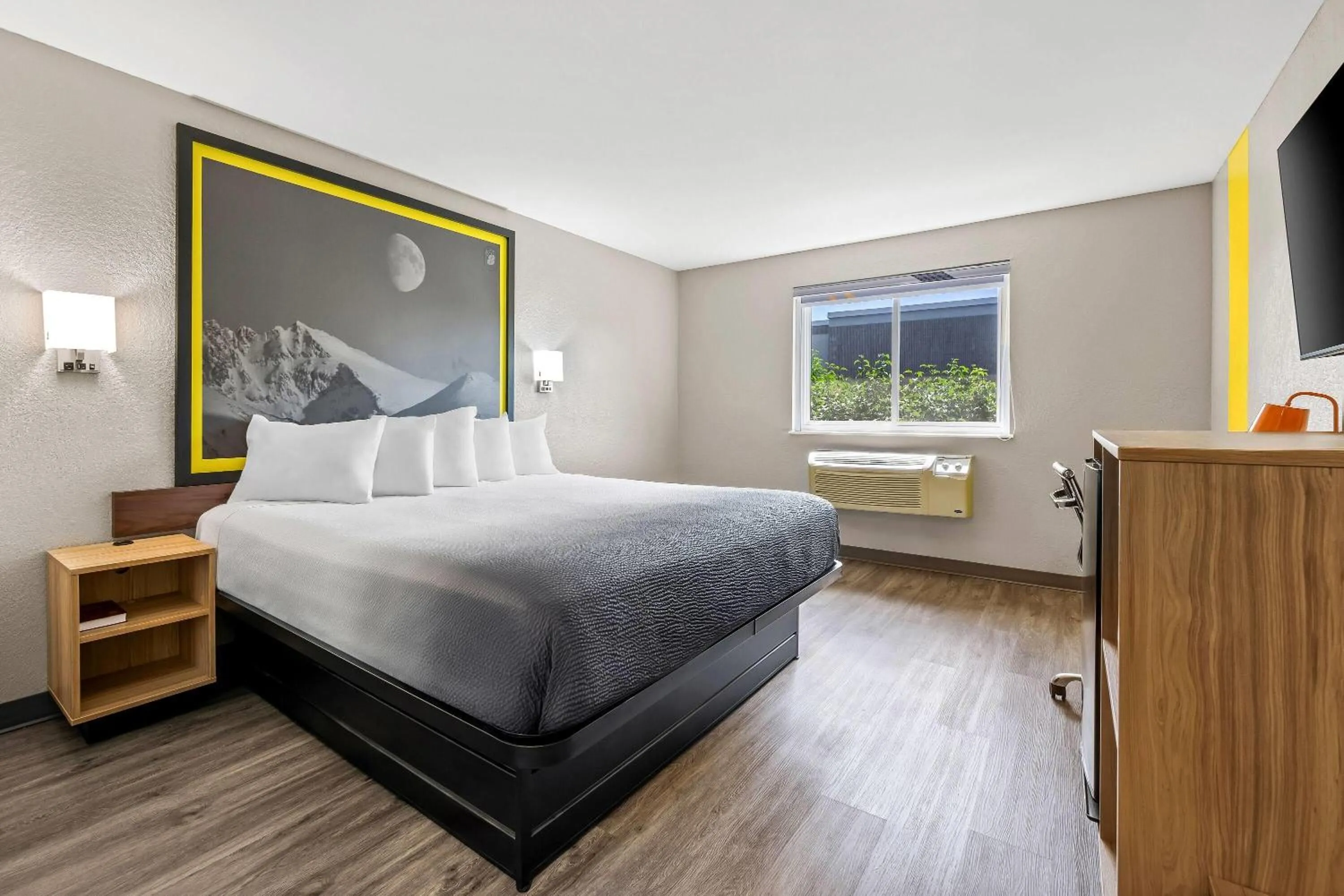 Bed in Super 8 by Wyndham Lewiston Auburn Area