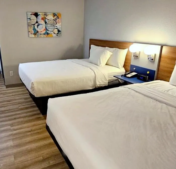 Bed in Microtel Inn & Suites by Wyndham Tulsa - Catoosa Route 66
