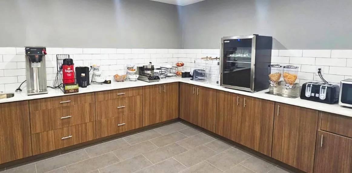 Breakfast in Microtel Inn & Suites by Wyndham Tulsa - Catoosa Route 66