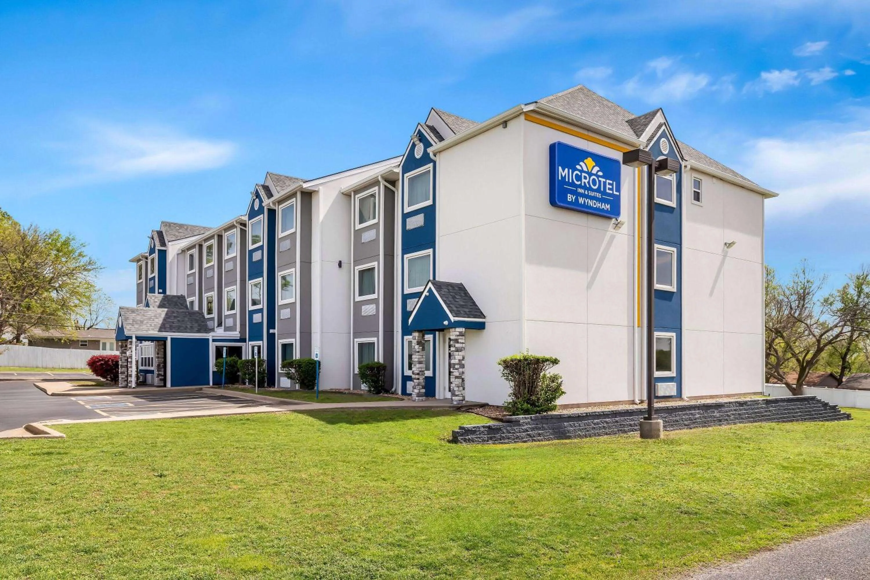Property building in Microtel Inn & Suites by Wyndham Tulsa - Catoosa Route 66