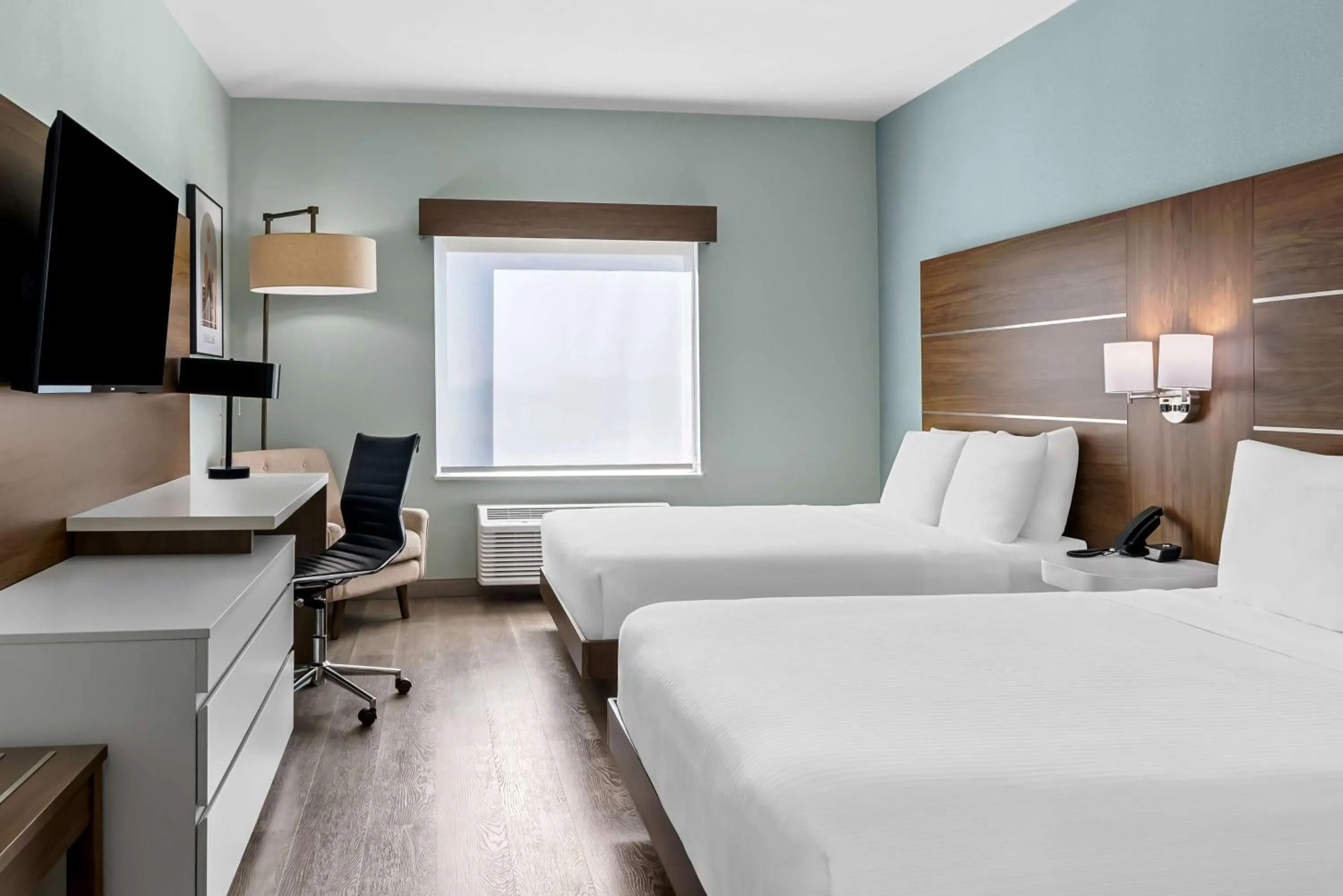 Bedroom, Bed in Best Western Executive Inn