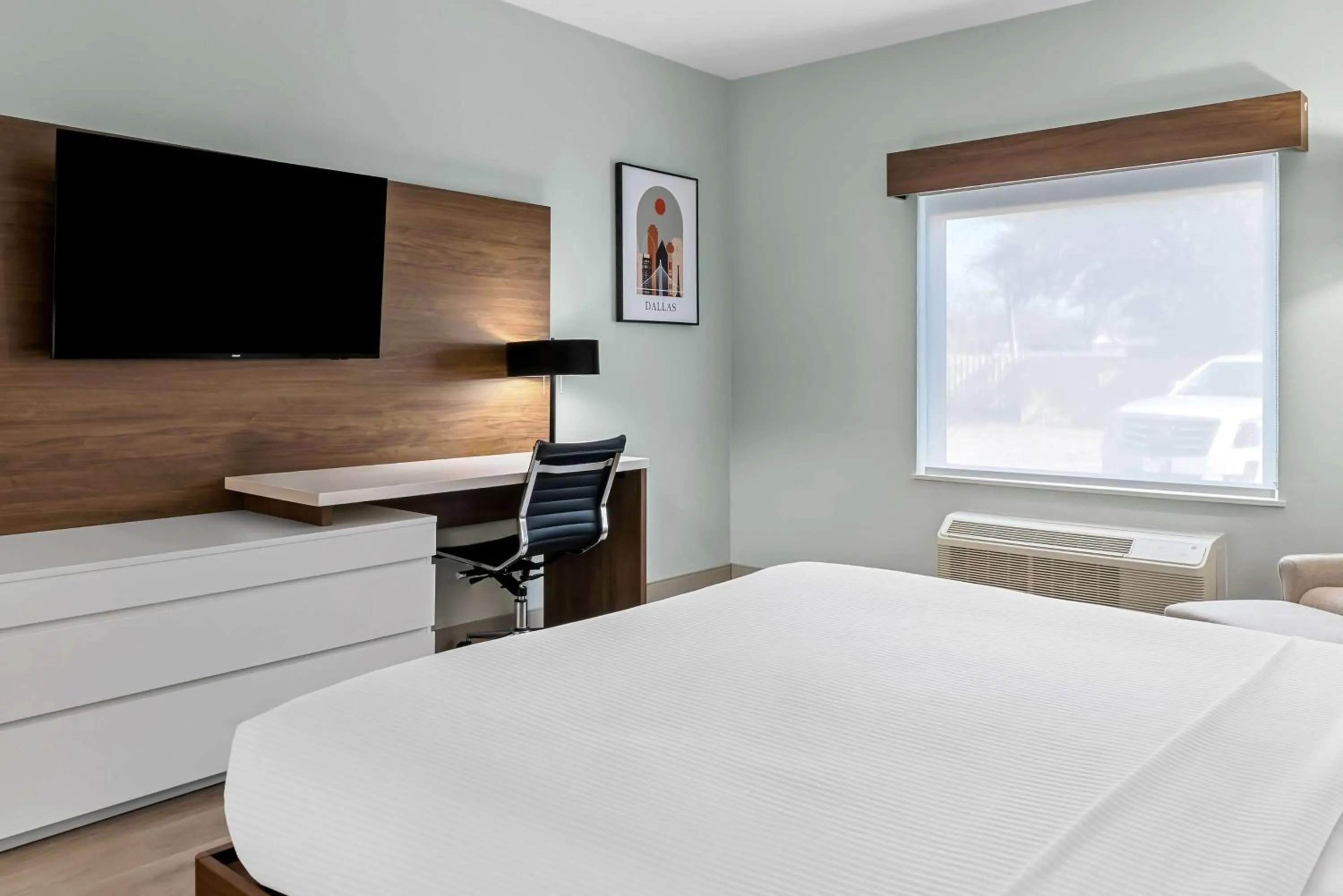 Bedroom, Bed in Best Western Executive Inn