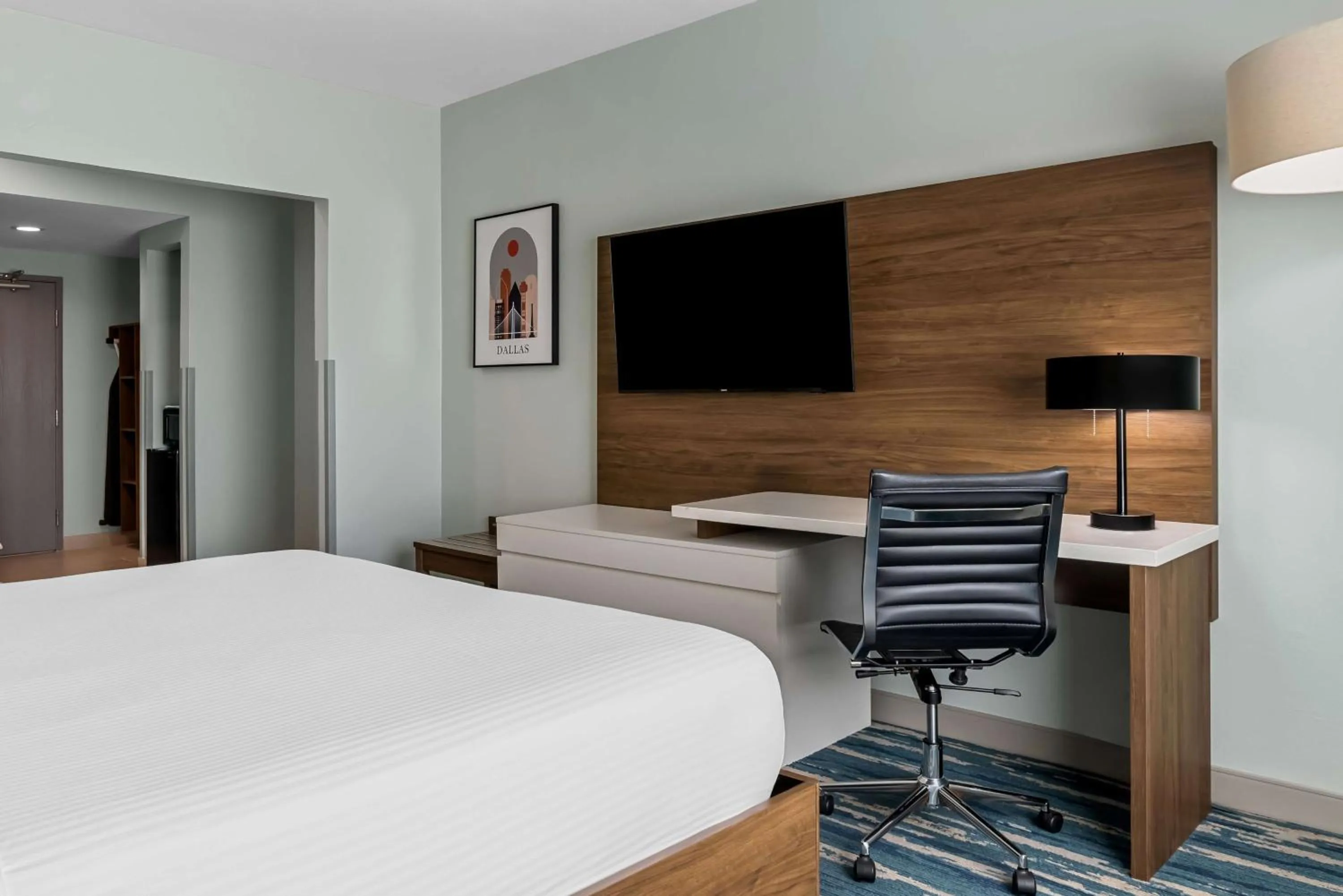 Bedroom, Bed in Best Western Executive Inn