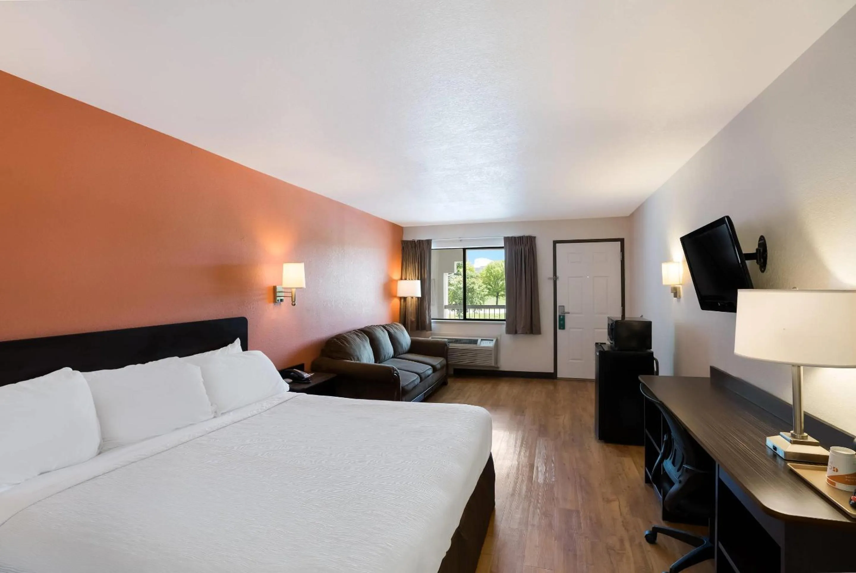 Bedroom, Bed in Quality Inn & Suites Junction