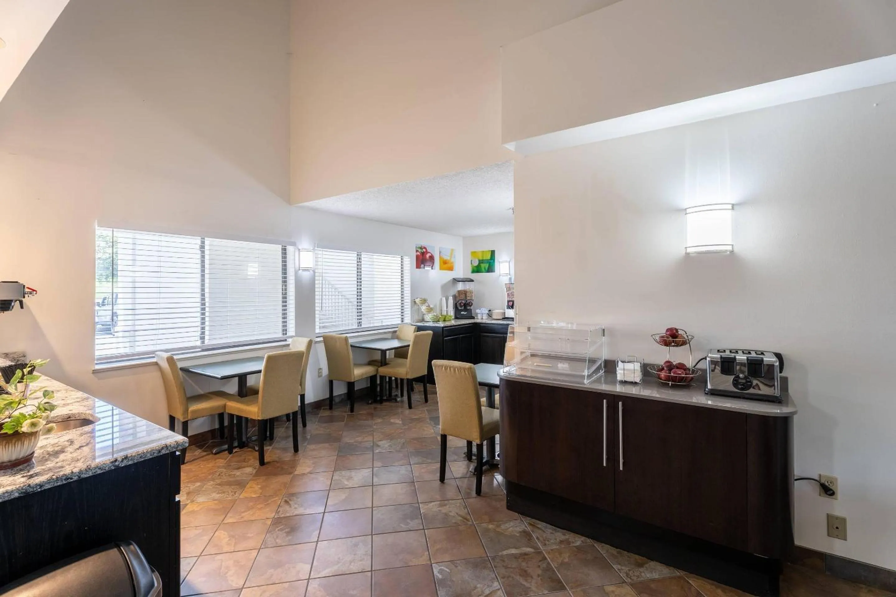 Breakfast in Quality Inn & Suites Junction