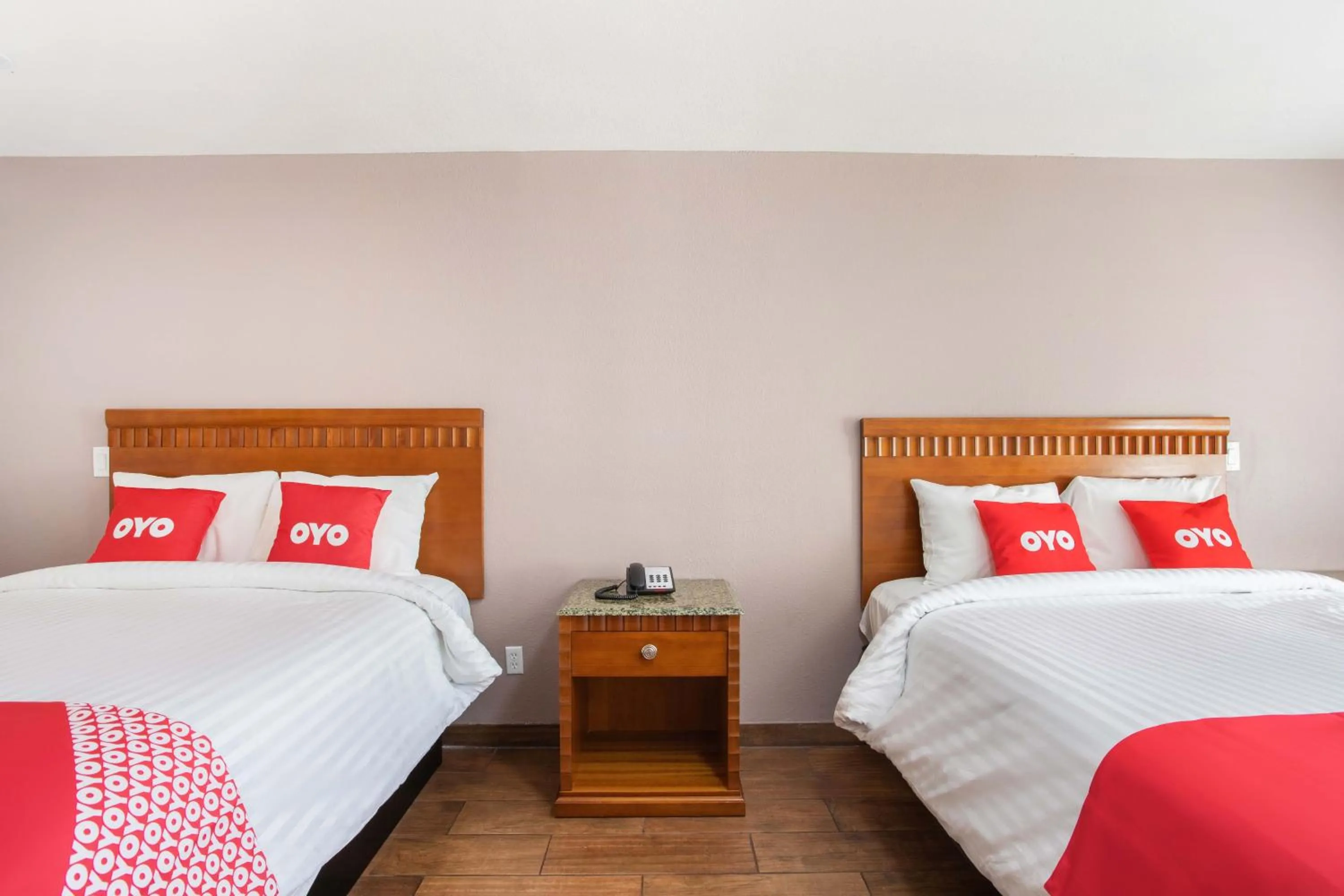 Bedroom, Bed in Hotel Palmdale - Antelope Valley -Listing Partner