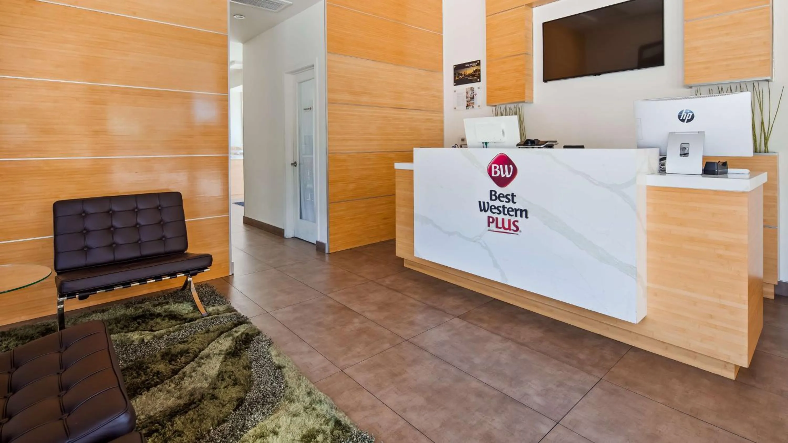 Lobby or reception in Best Western Plus Glendale