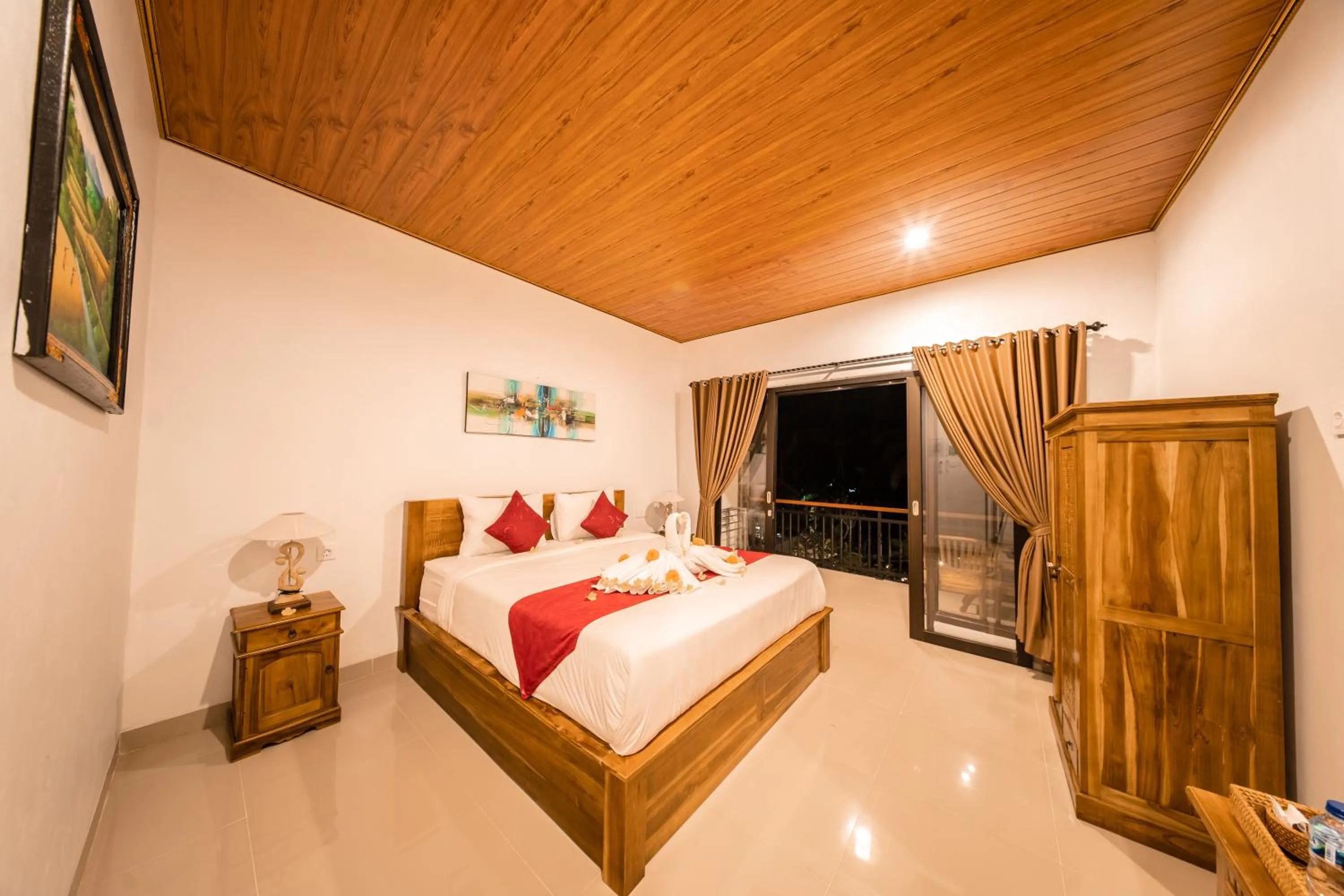 Bed in Surya Maha Bungallo