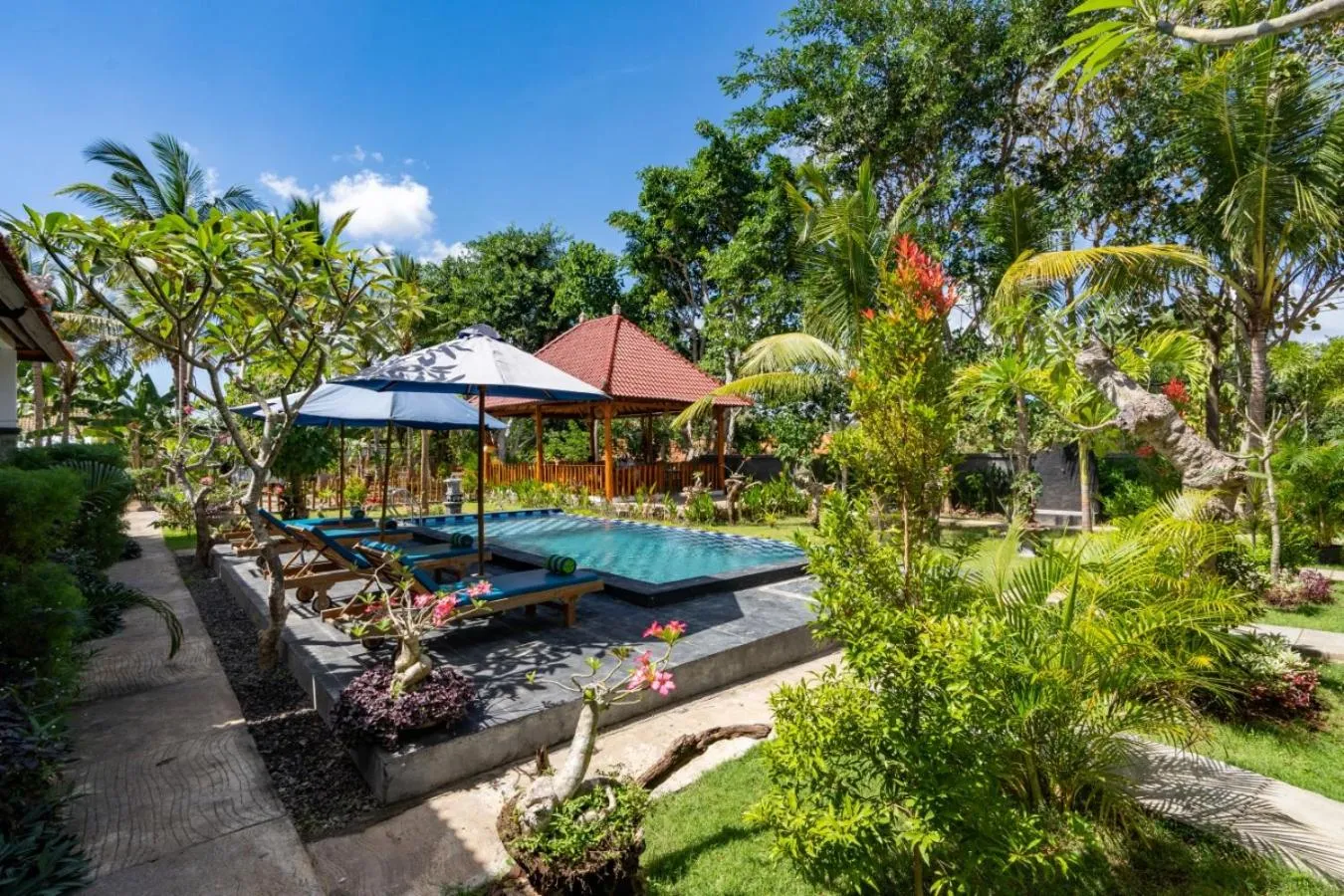 Garden in Surya Maha Bungallo