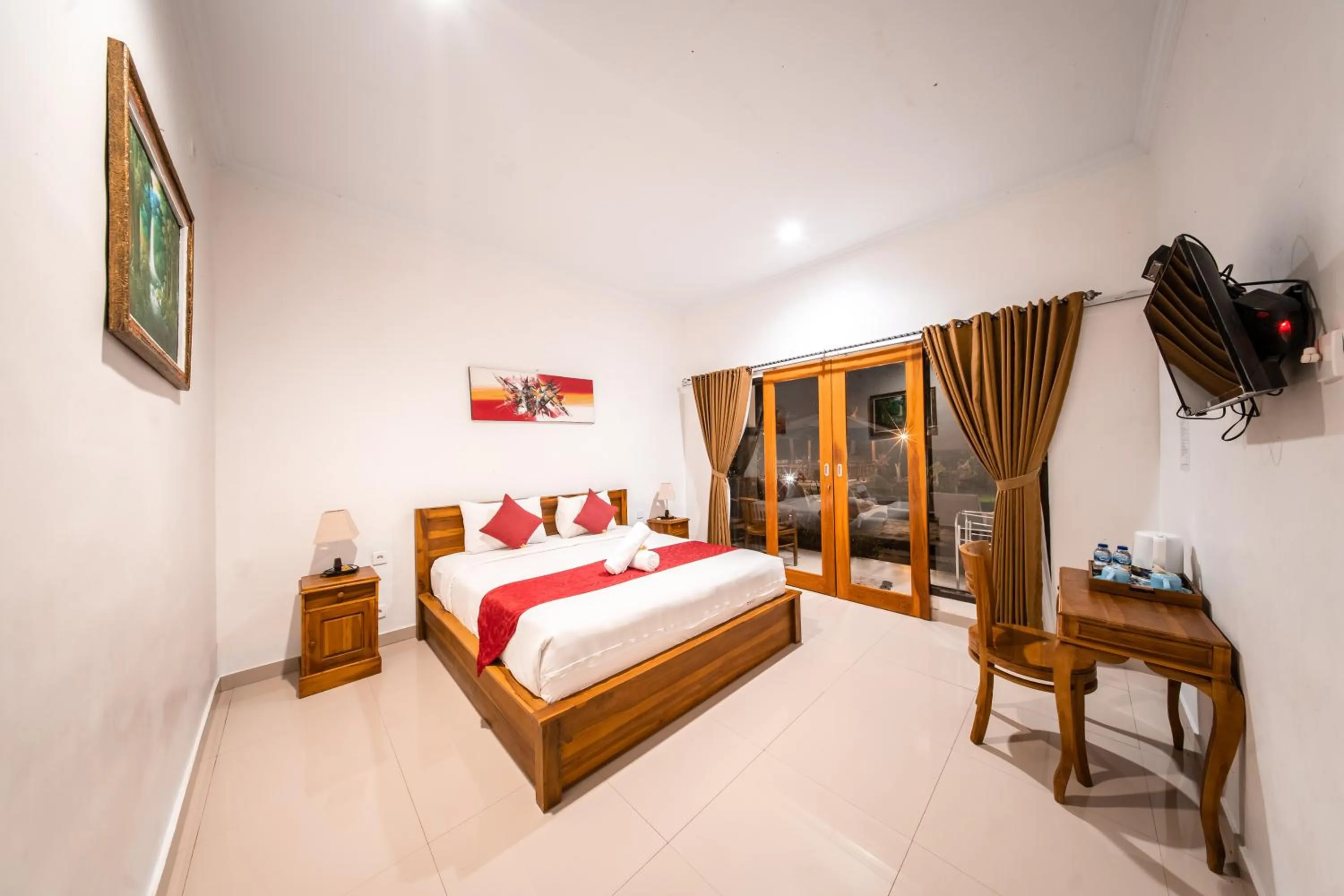 Bed in Surya Maha Bungallo