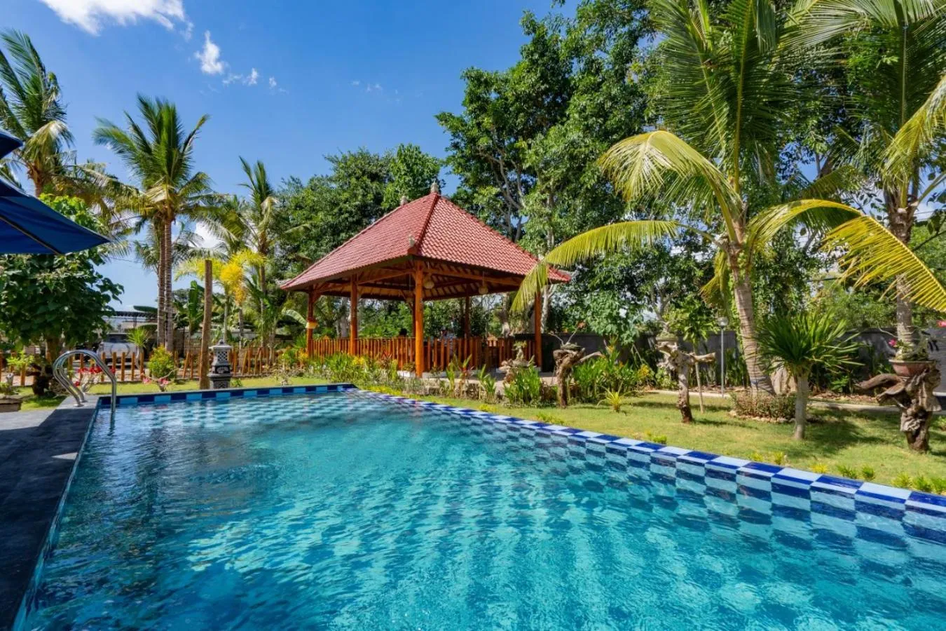 Garden view in Surya Maha Bungallo