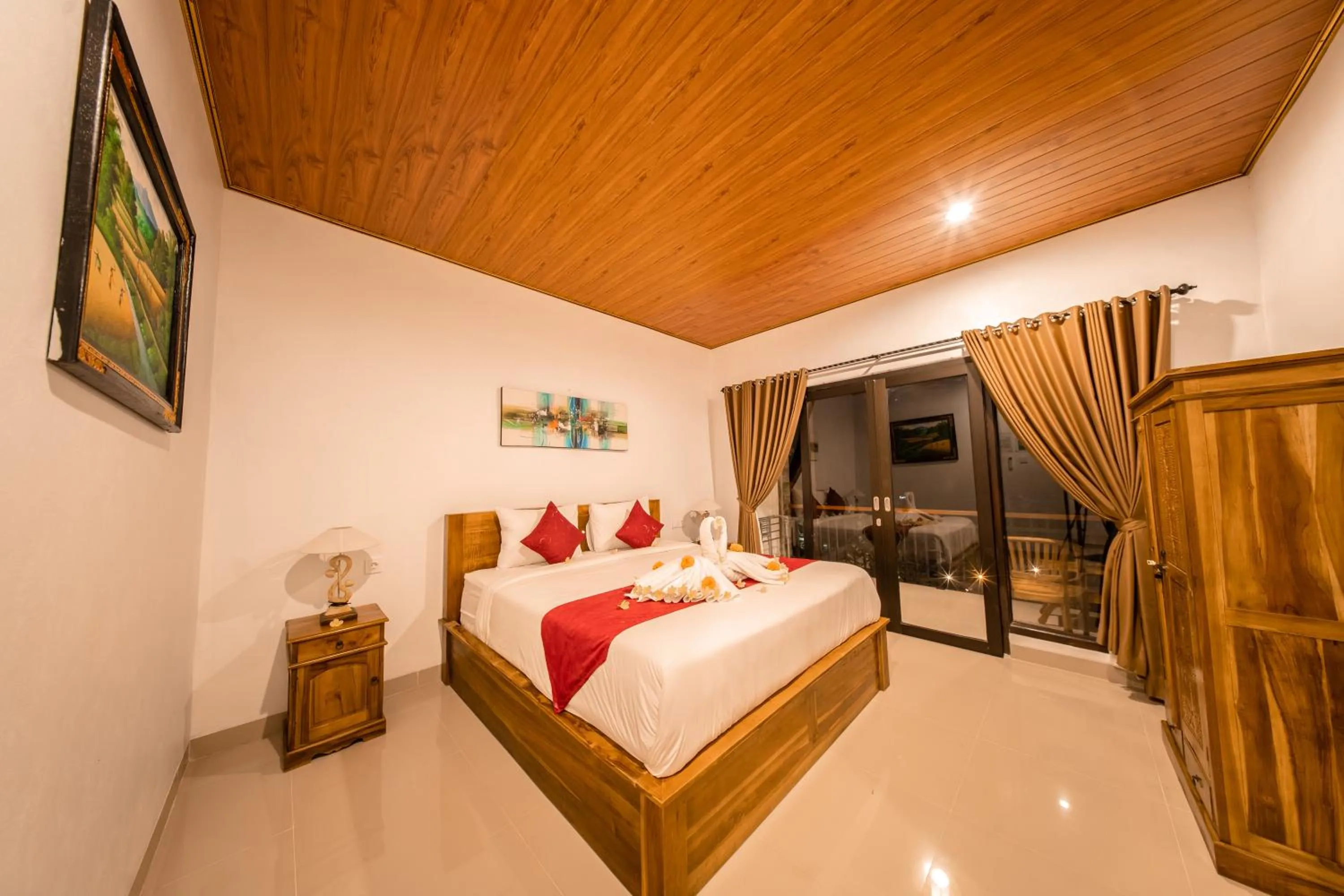 Bed in Surya Maha Bungallo