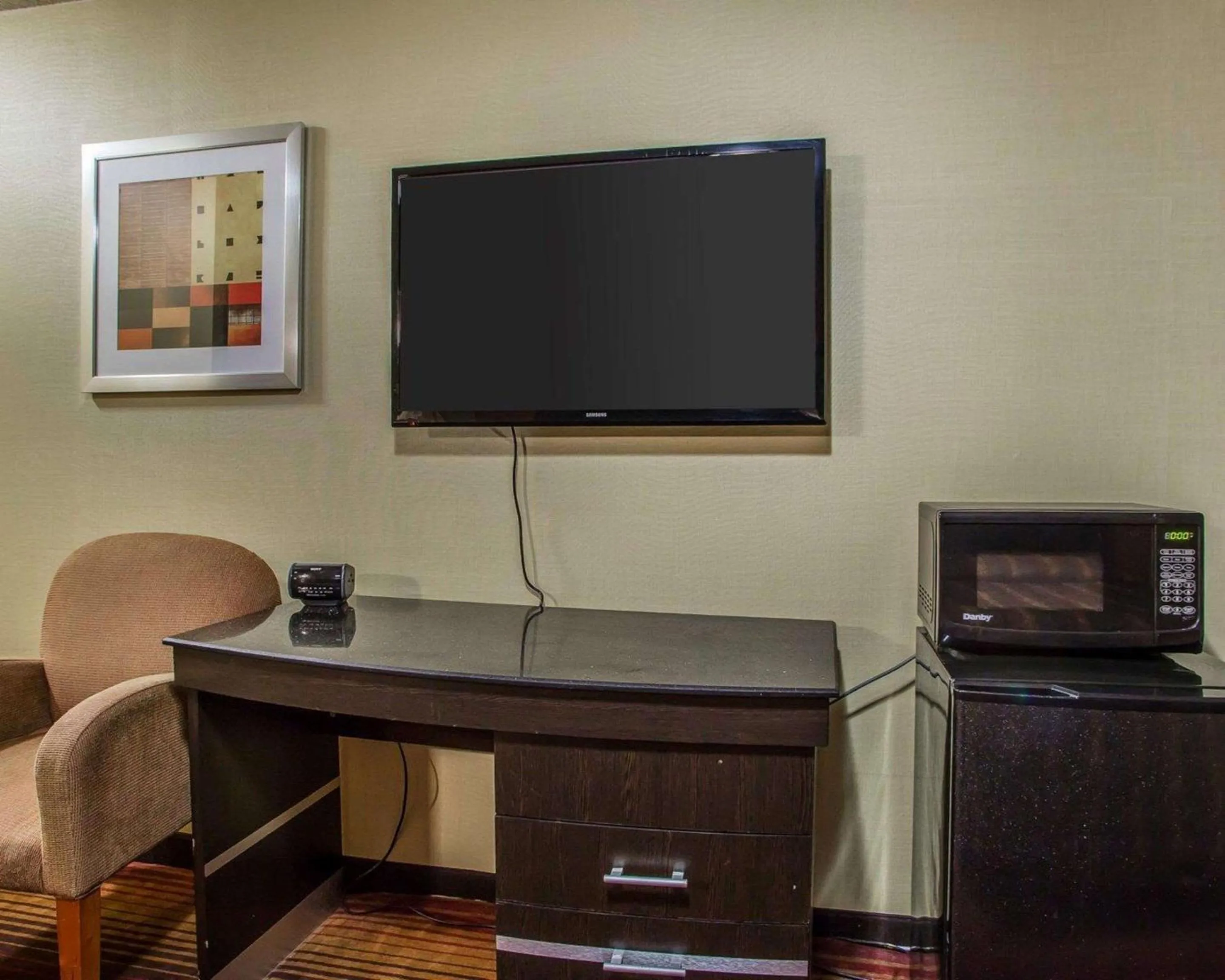 Photo of the whole room in Rodeway Inn