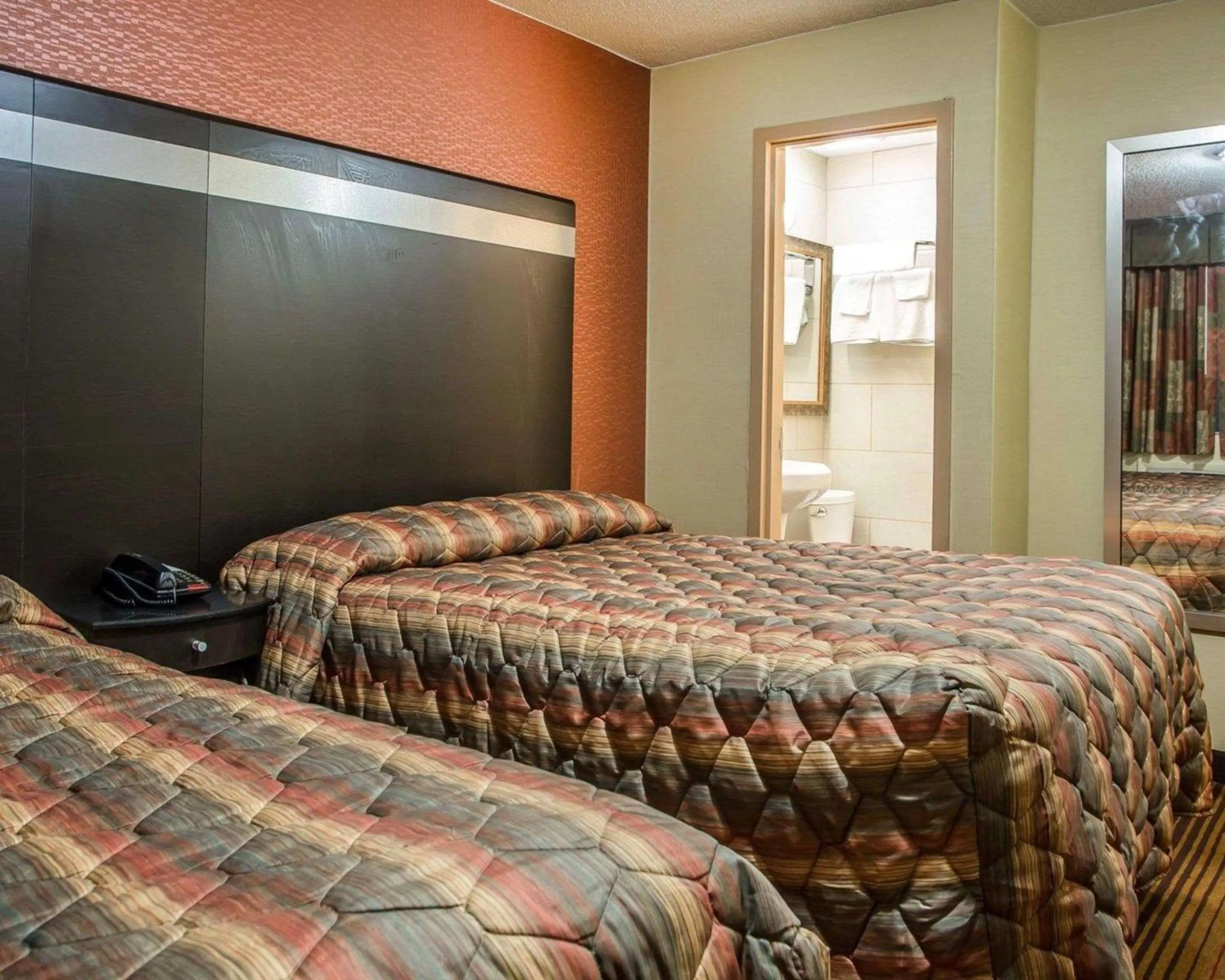 Photo of the whole room, Bed in Rodeway Inn