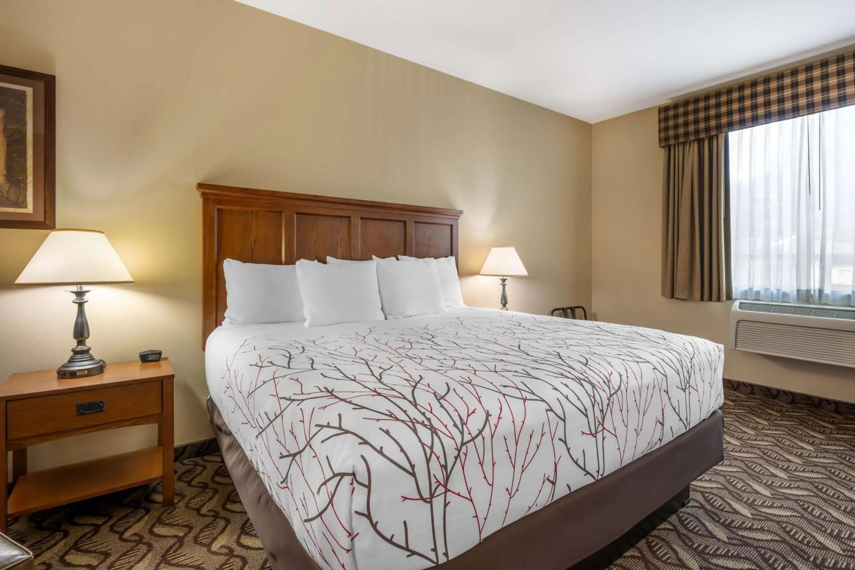 Bedroom, Bed in Best Western Lodge at River's Edge