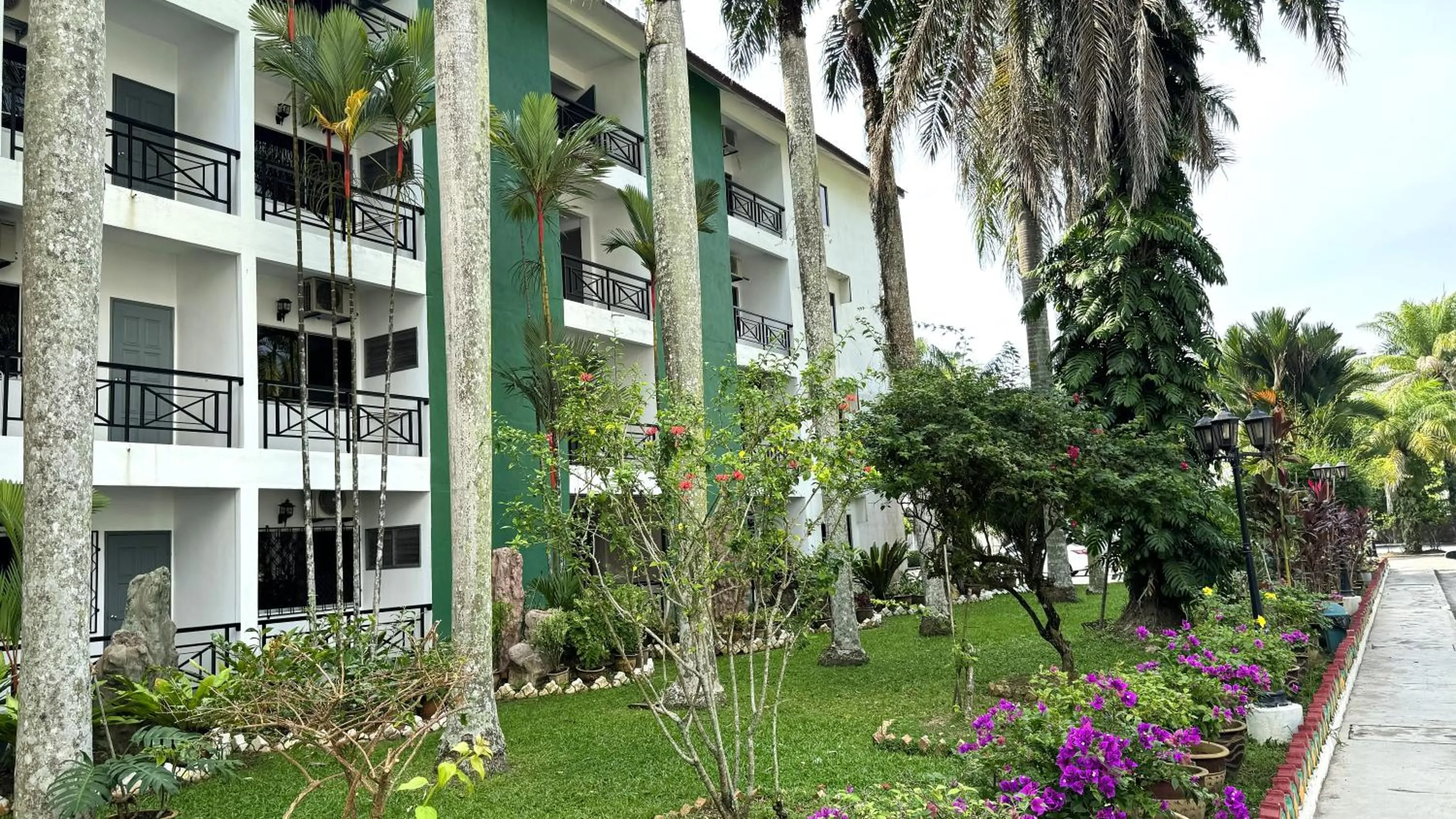 Property building in Hotel Green Park