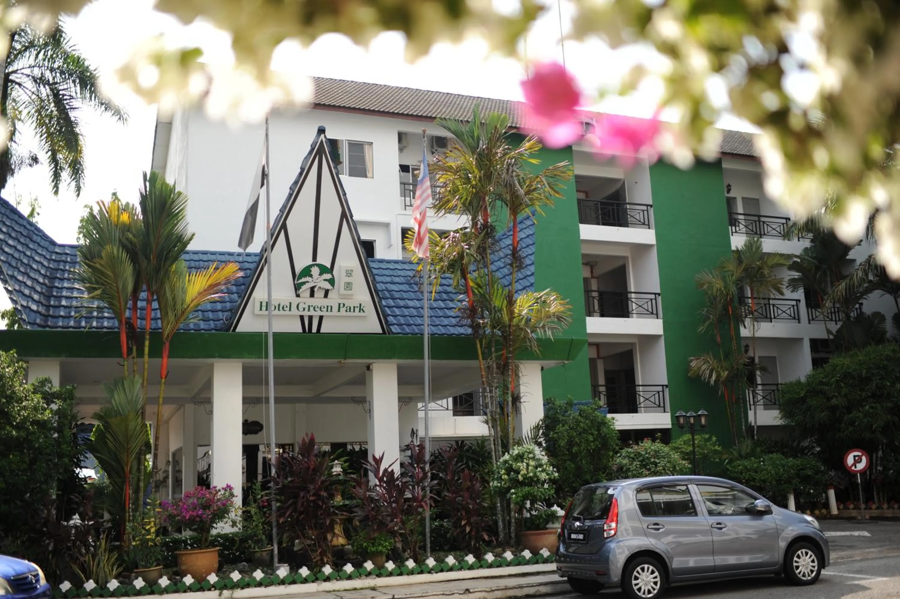 Property building in Hotel Green Park