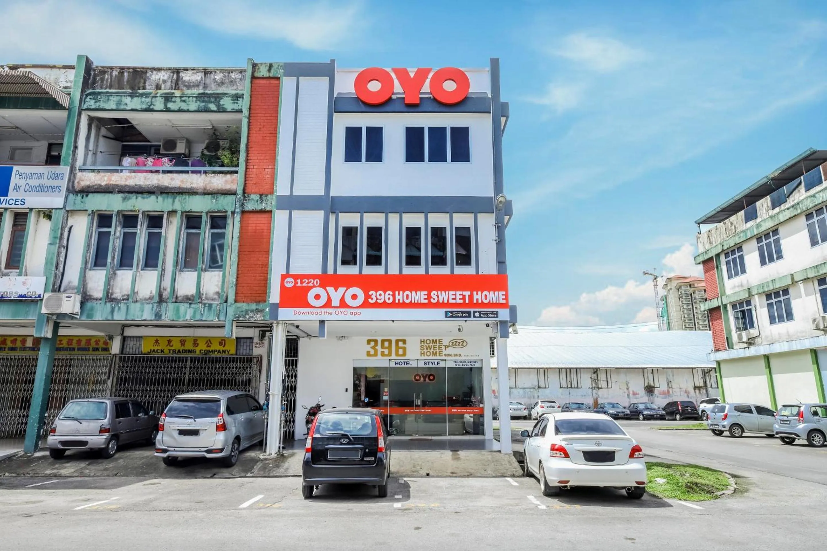 Facade/entrance in Hotel O 396 Home Sweet Home
