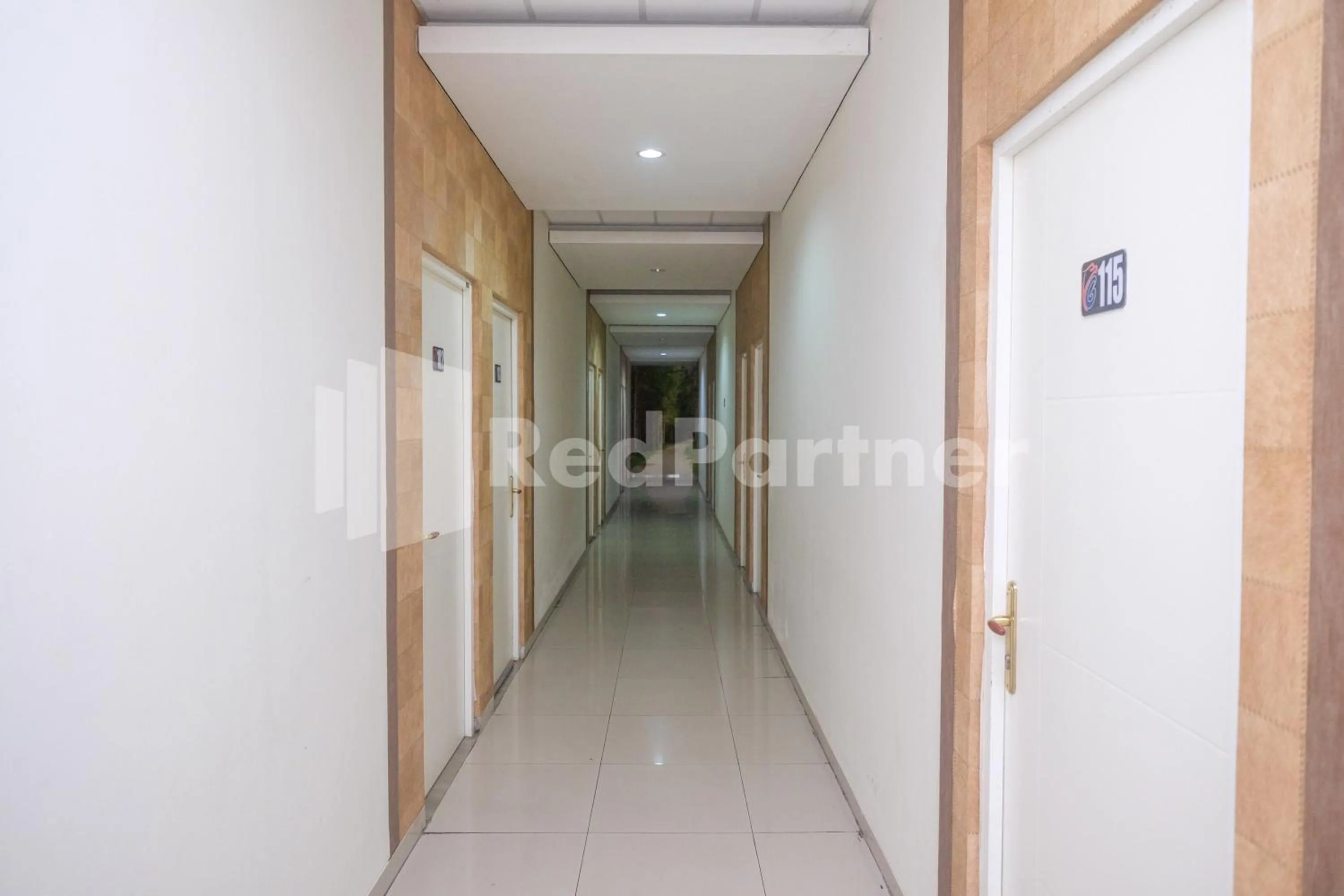 Property building in Garuda Guesthouse Yogyakarta RedPartner