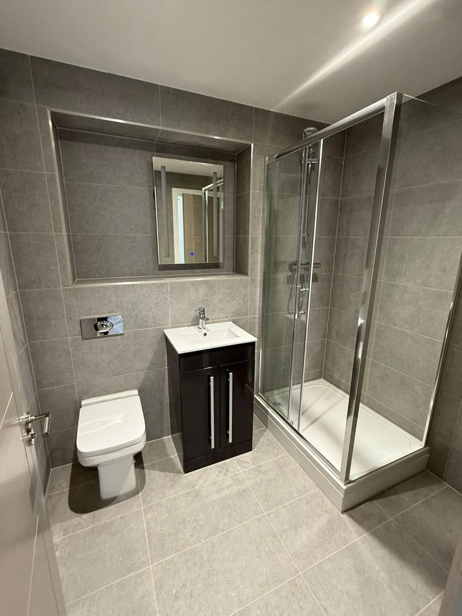 Bathroom in The Ashcroft Studios & Apartments with Free Parking