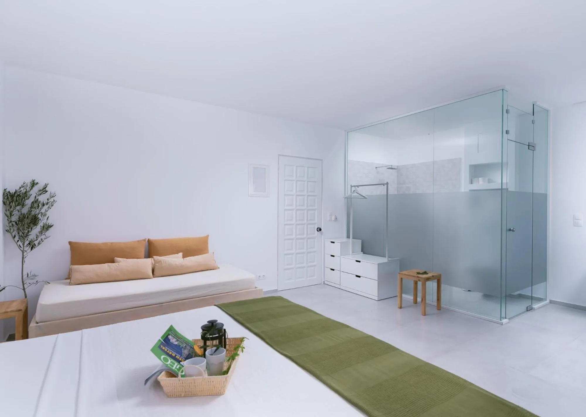 Die Zwei Brüder Art & Suites