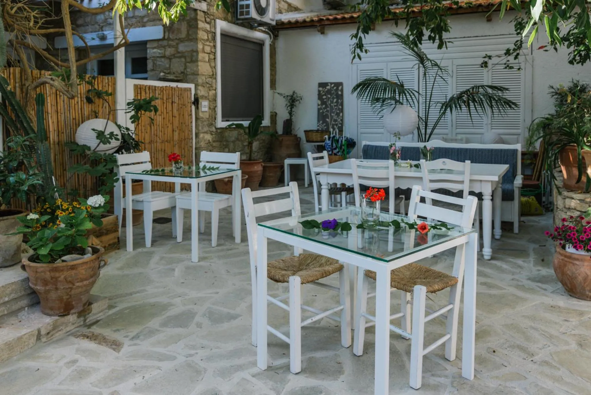 Die Zwei Brüder Art & Suites