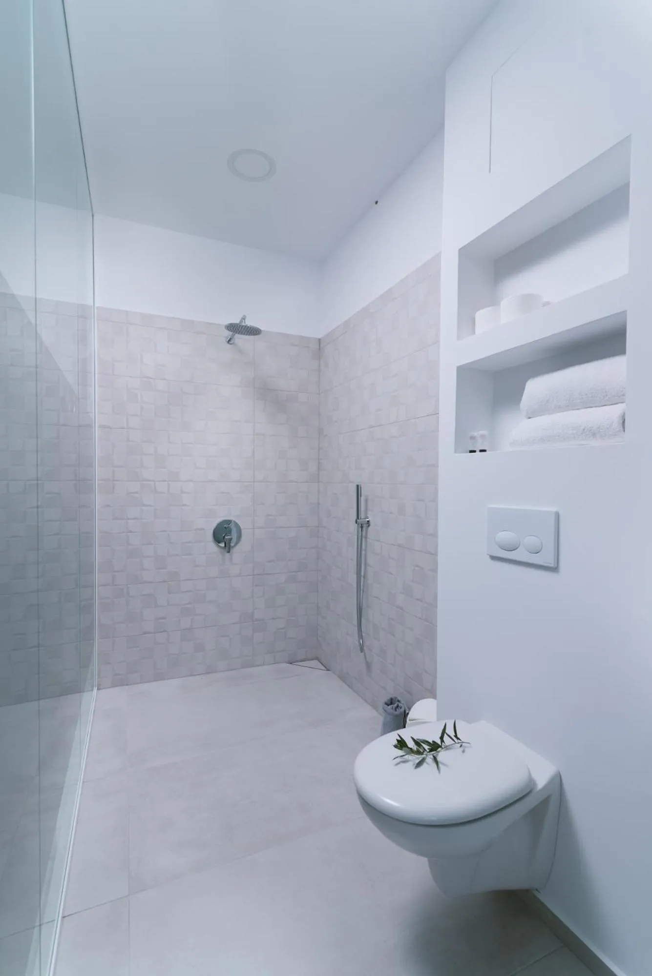 Die Zwei Brüder Art & Suites