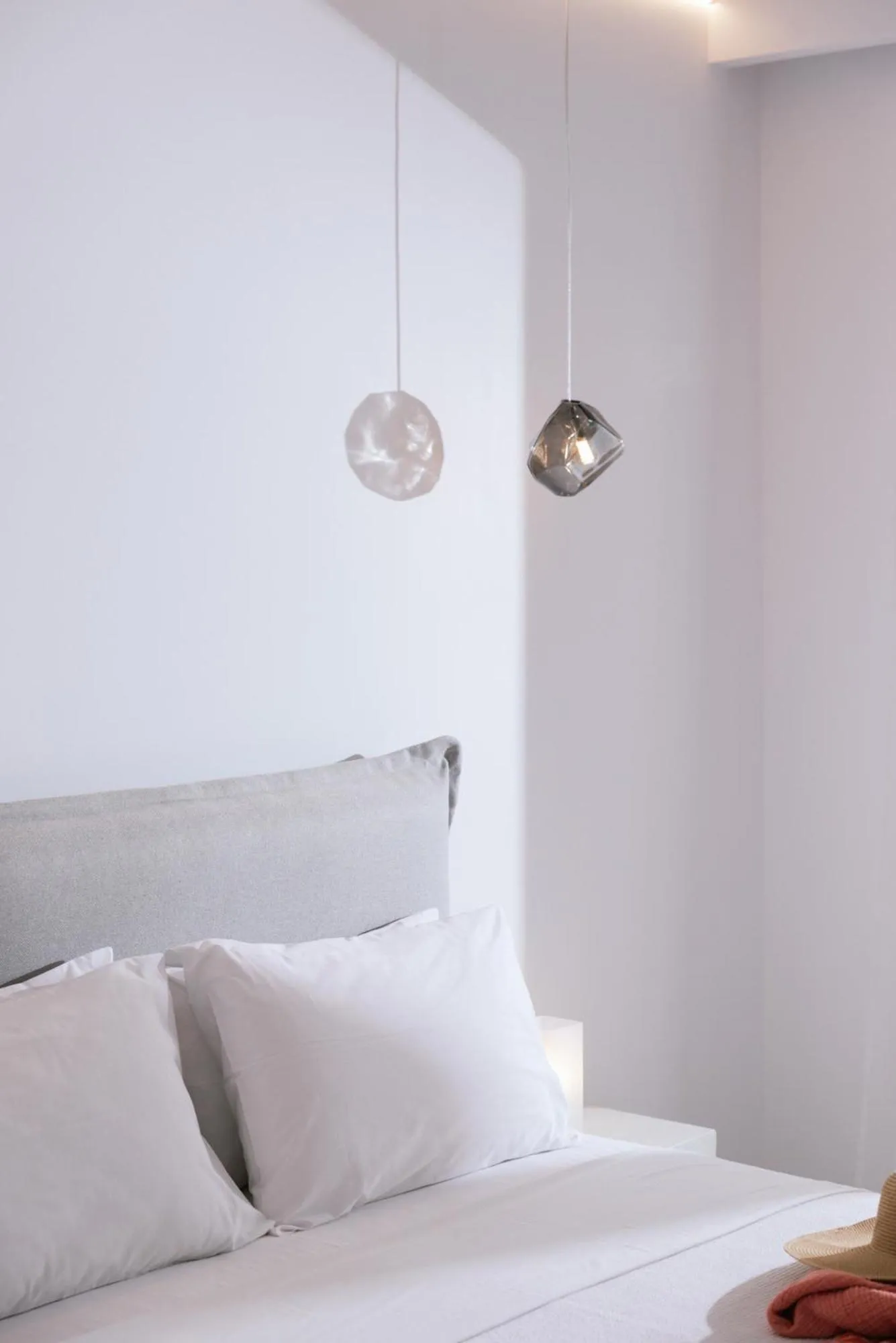 Bed in Die Zwei Brüder Art & Suites