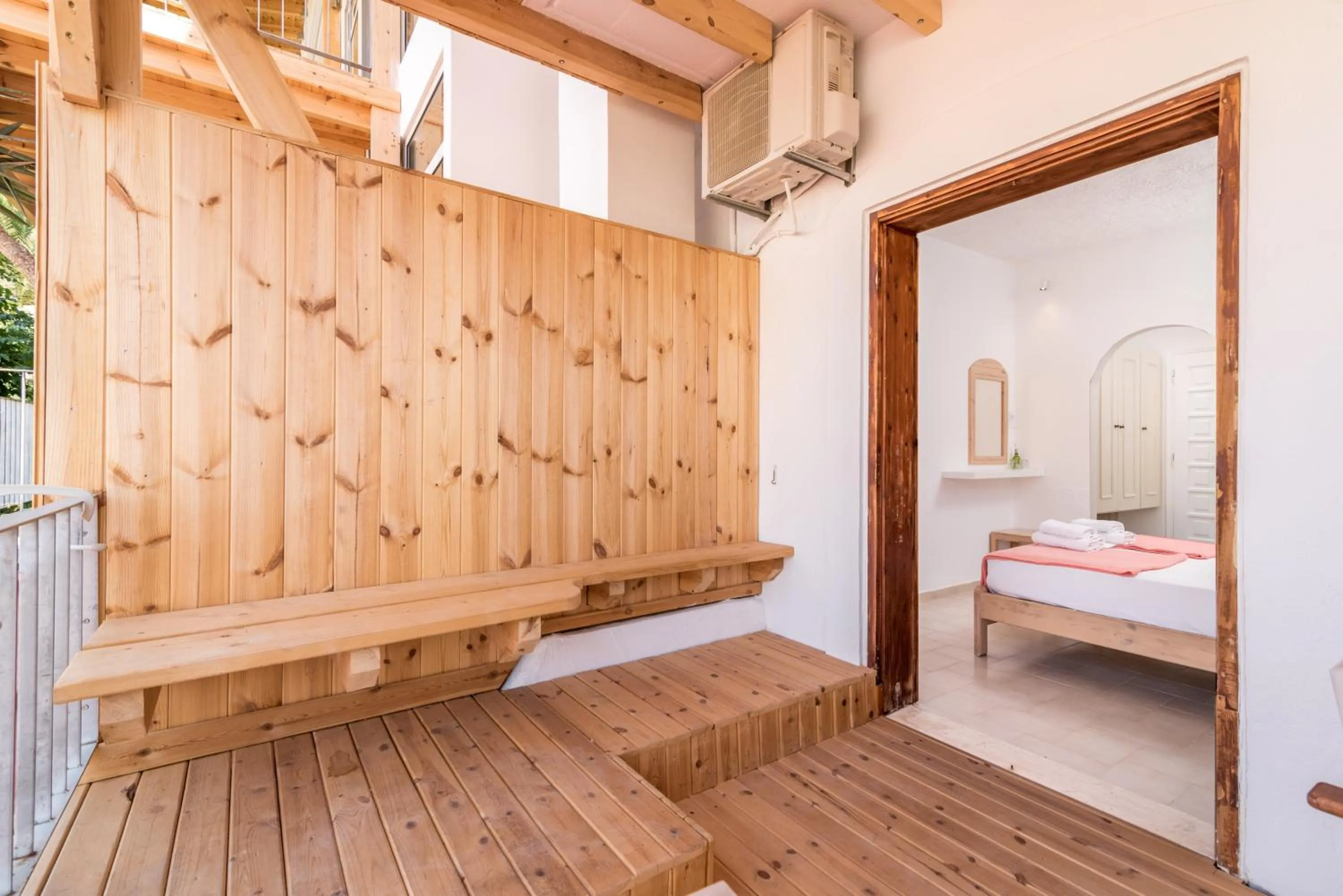 Bed in Die Zwei Brüder Art & Suites