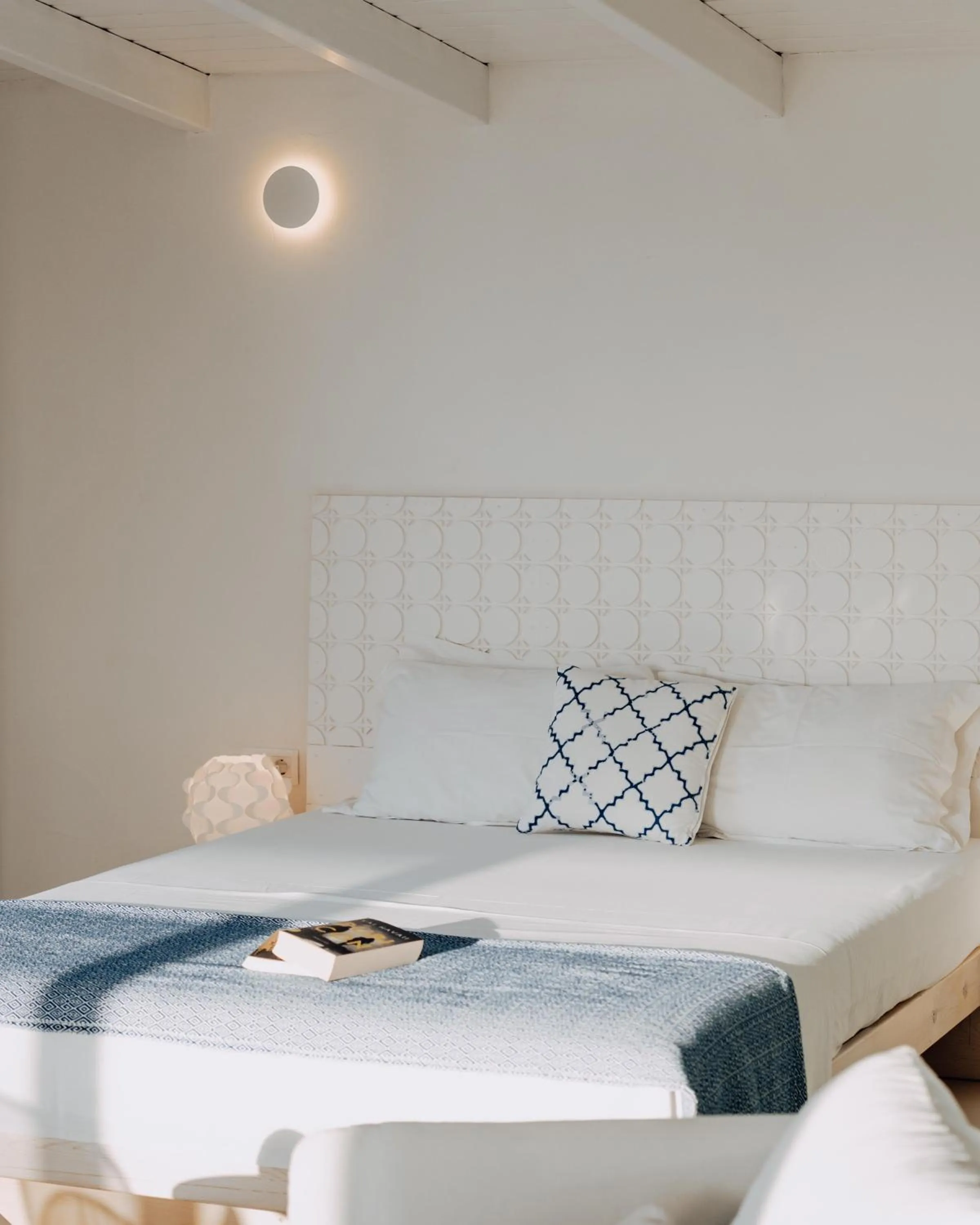 Bed in Die Zwei Brüder Art & Suites