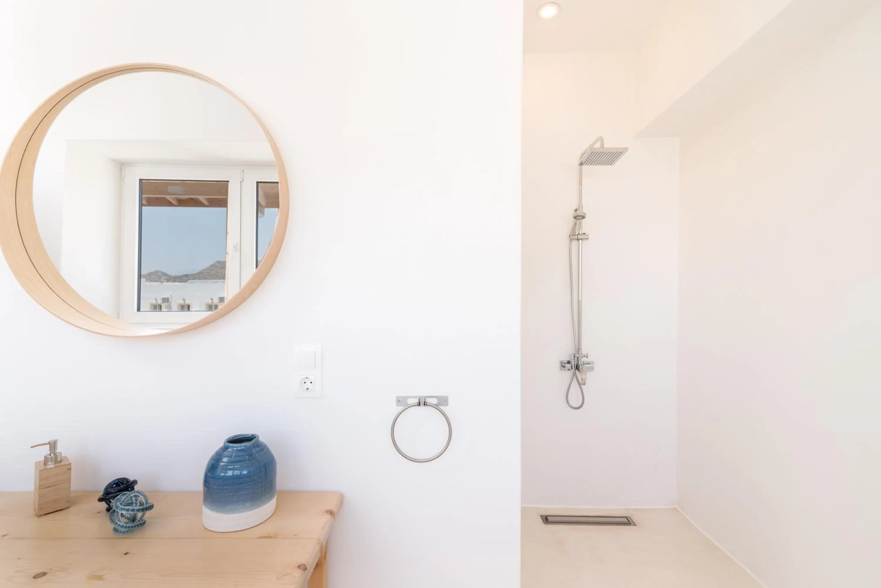 Die Zwei Brüder Art & Suites