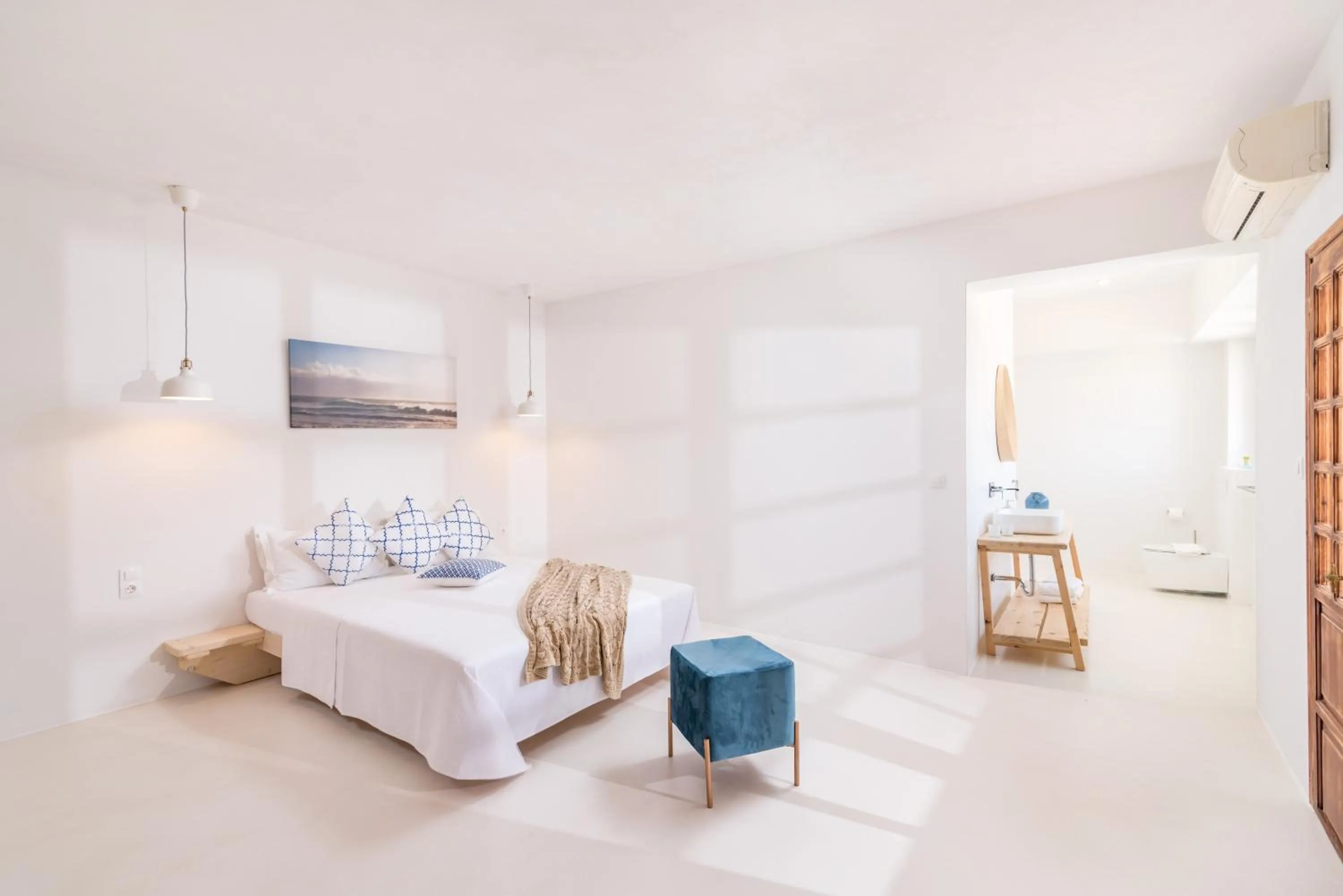 Bed in Die Zwei Brüder Art & Suites