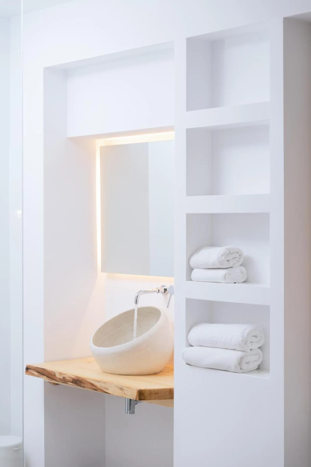 Die Zwei Brüder Art & Suites