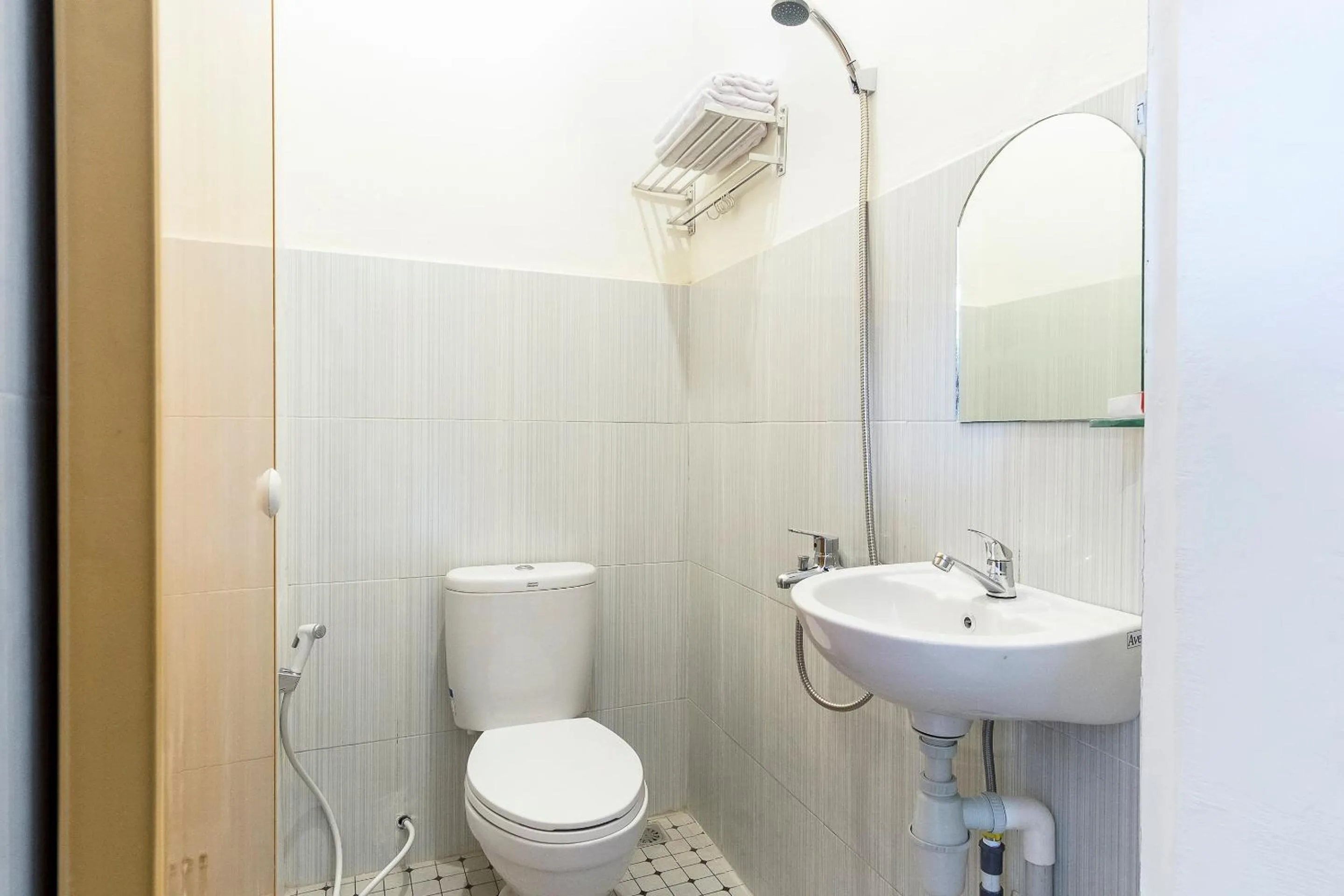 Bathroom in Capital O 873 Kamani Homestay Syariah