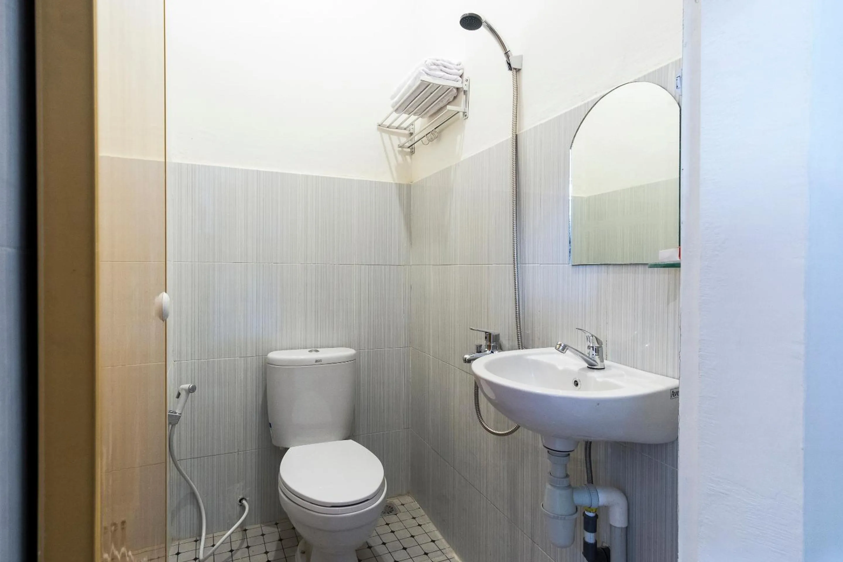 Bathroom in Capital O 873 Kamani Homestay Syariah