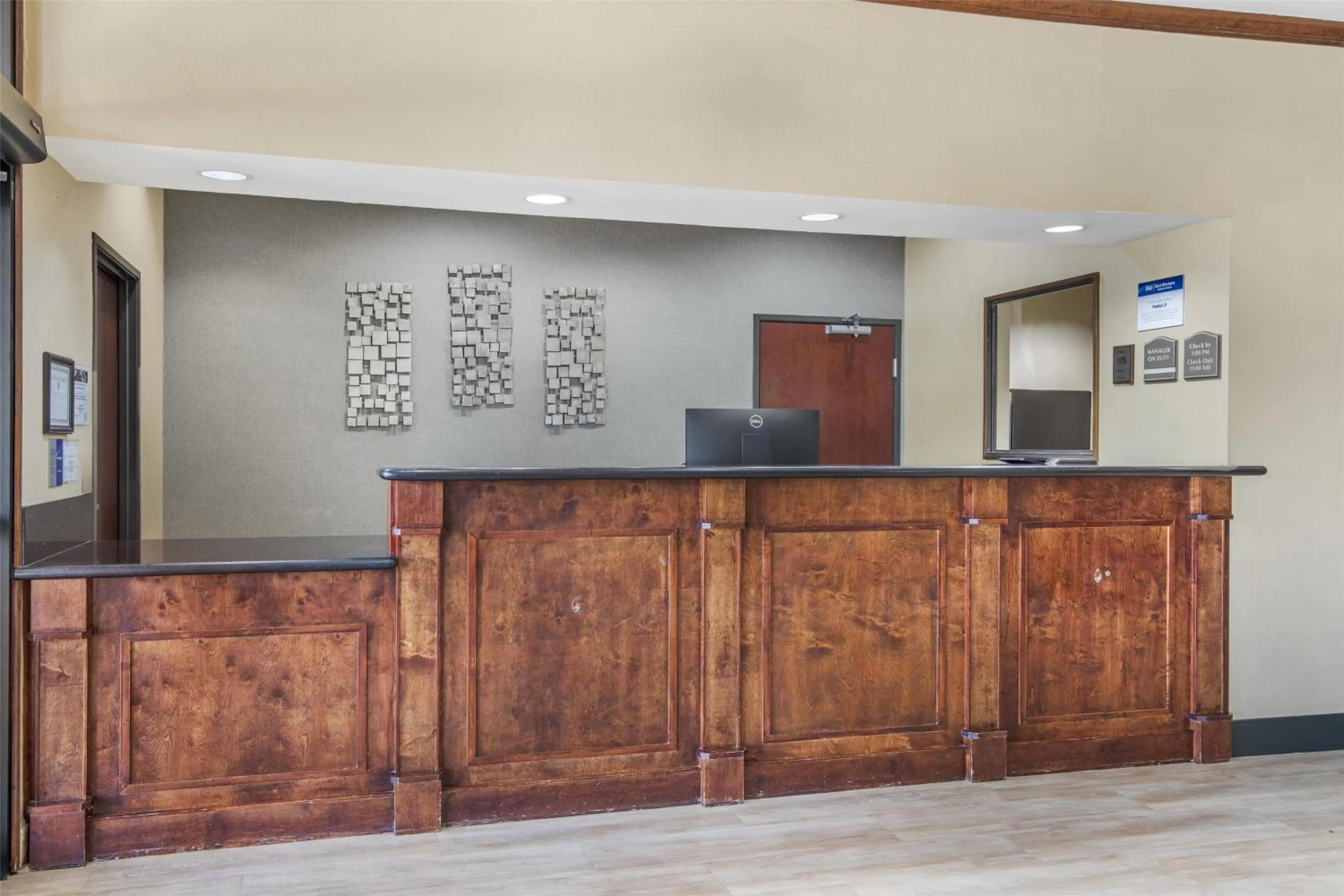 Lobby or reception in Best Western Mineola Inn