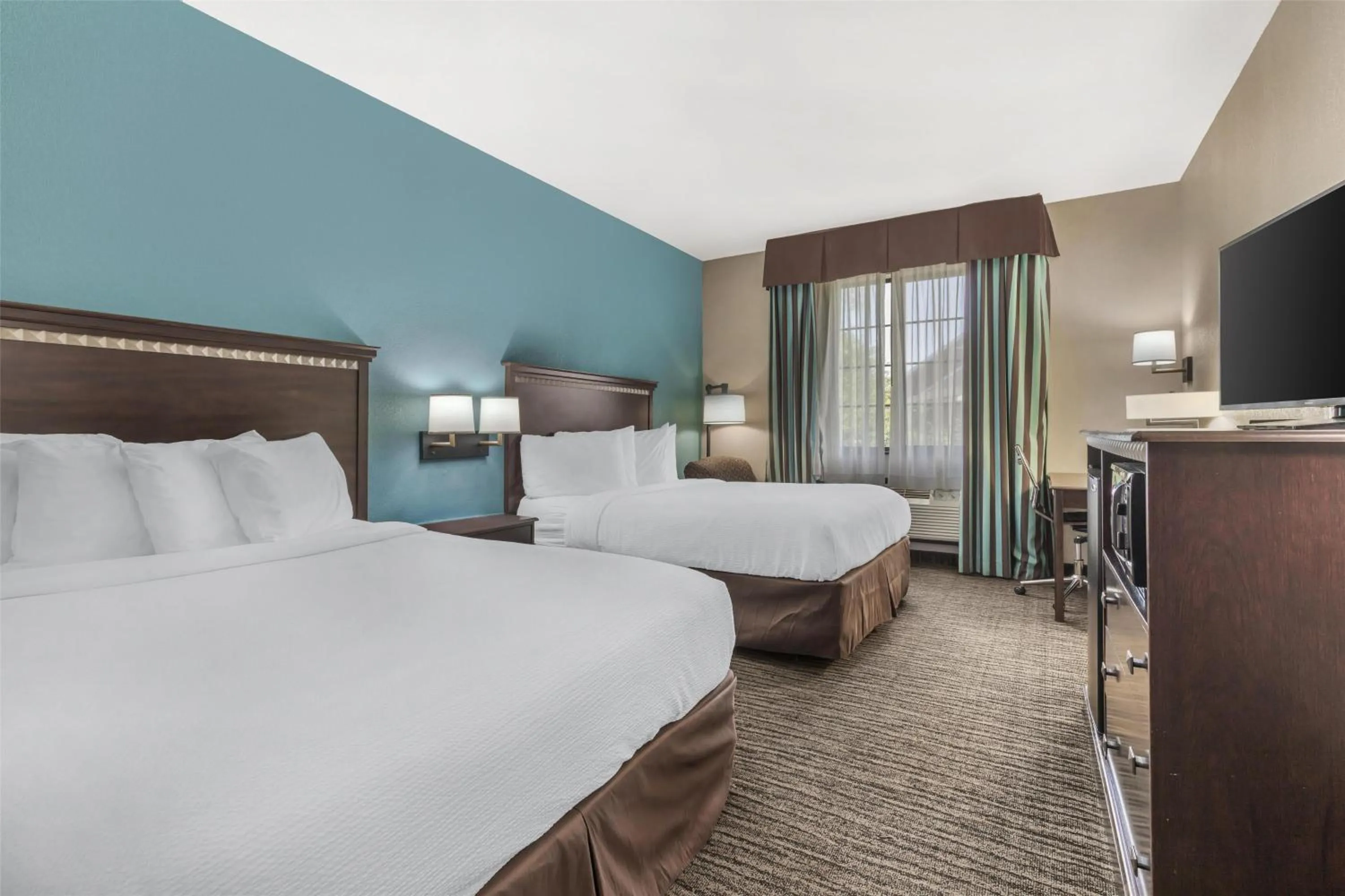 Bedroom, Bed in Best Western Mineola Inn