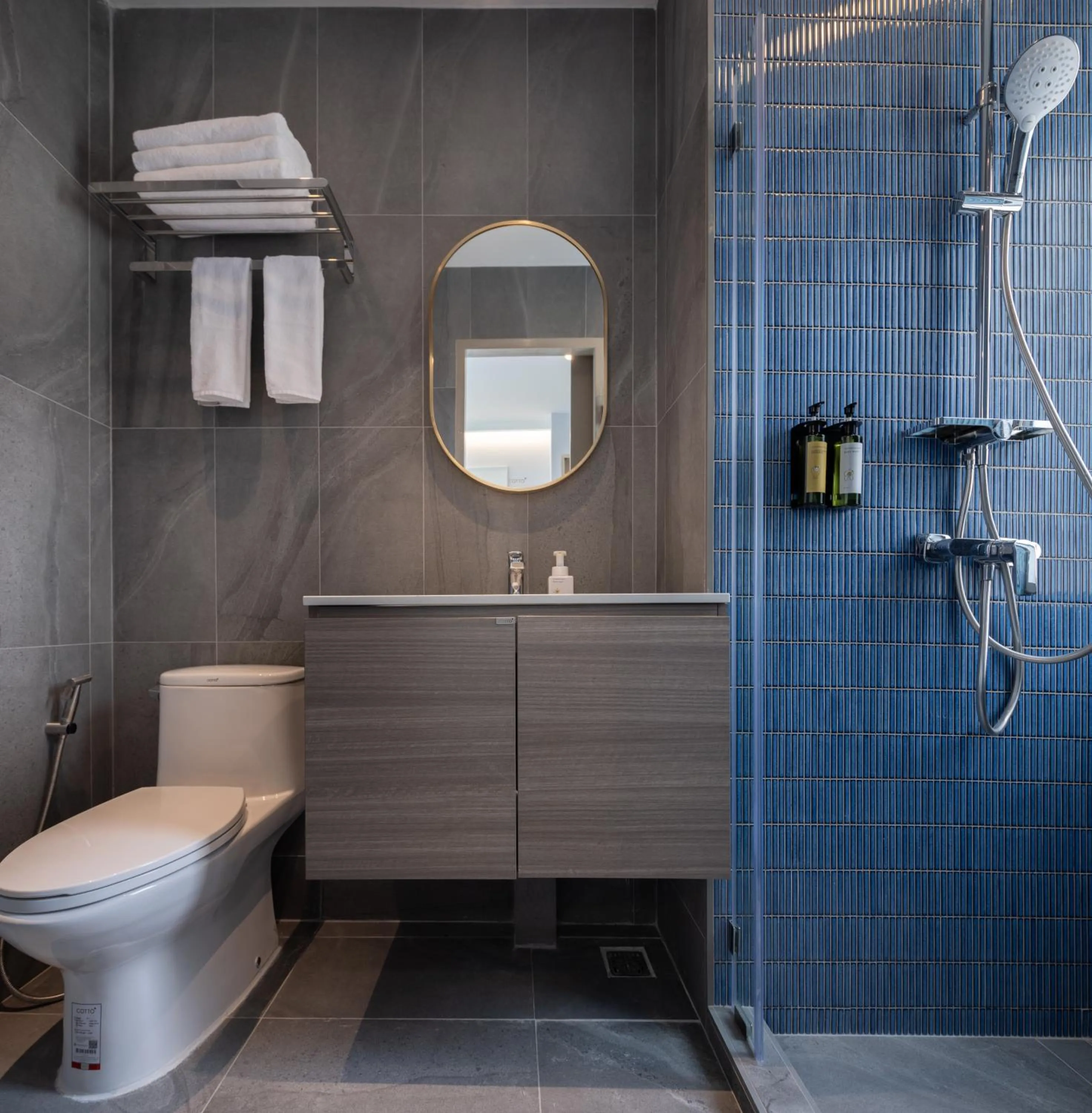 Shower in SOVA Hotel Bangkok